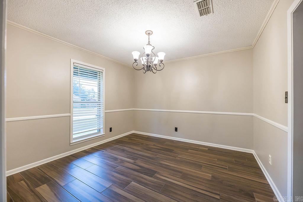 WOODLAND HILLS - Residential