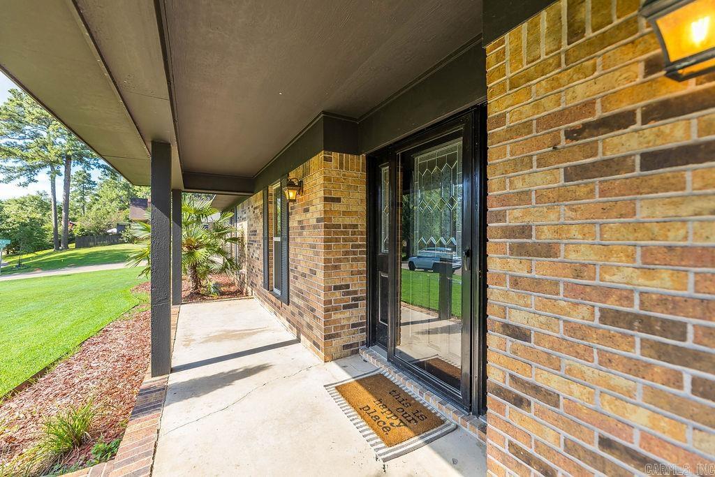 WOODLAND HILLS - Residential