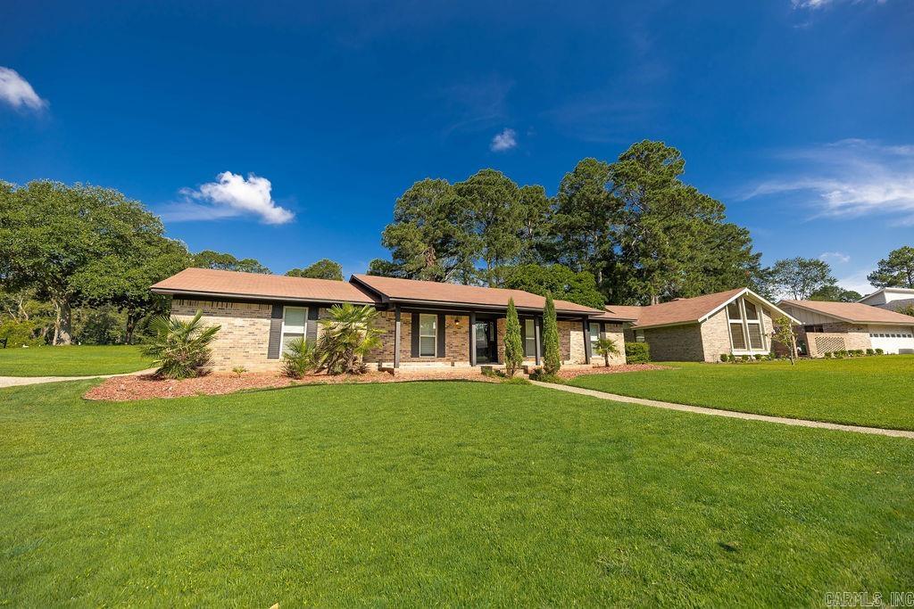 WOODLAND HILLS - Residential