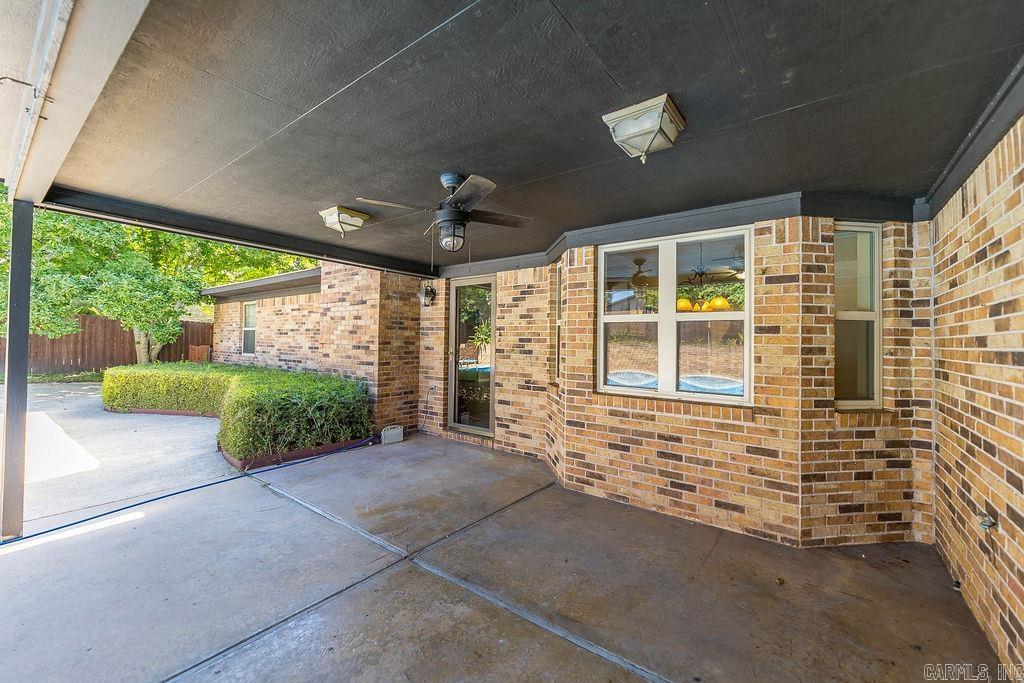 WOODLAND HILLS - Residential