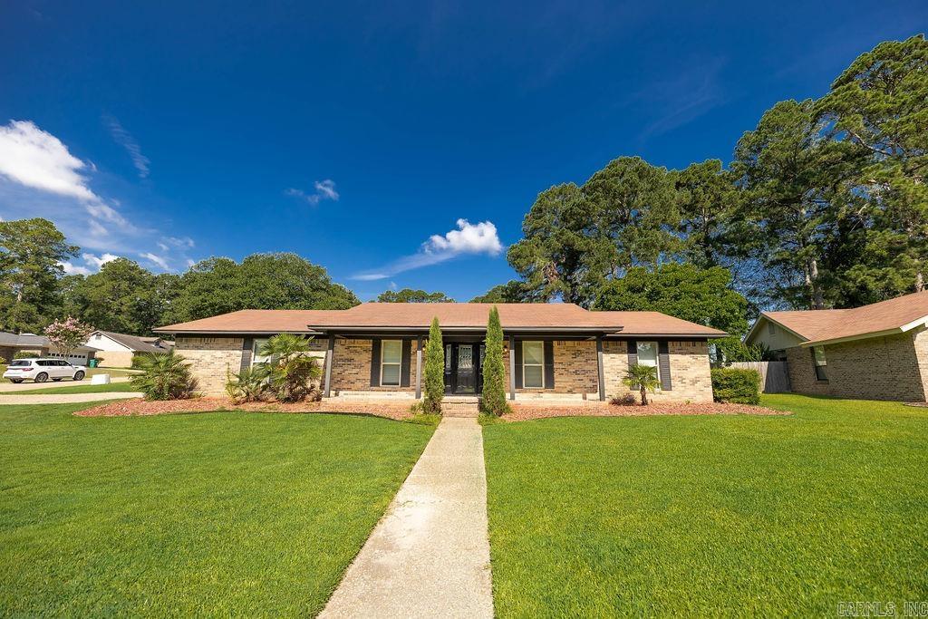 WOODLAND HILLS - Residential