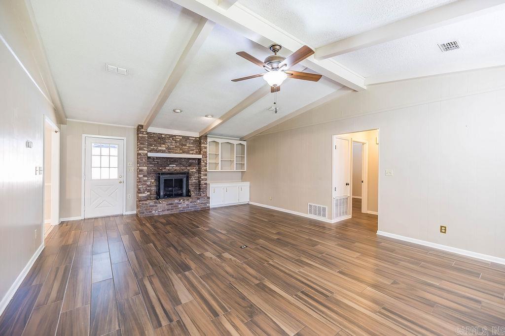 WOODLAND HILLS - Residential