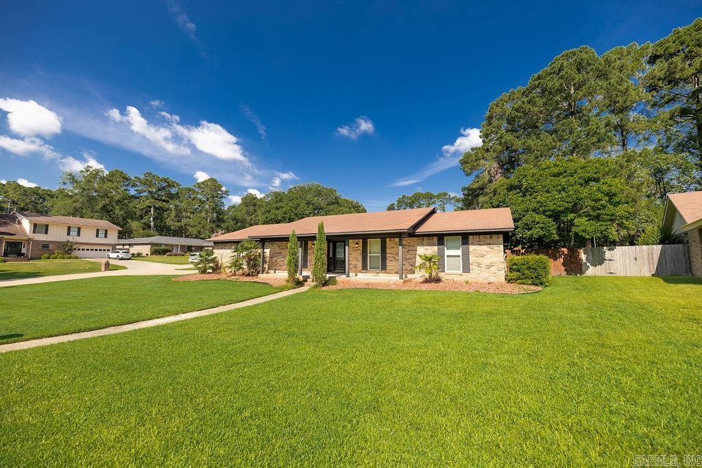 WOODLAND HILLS - Residential