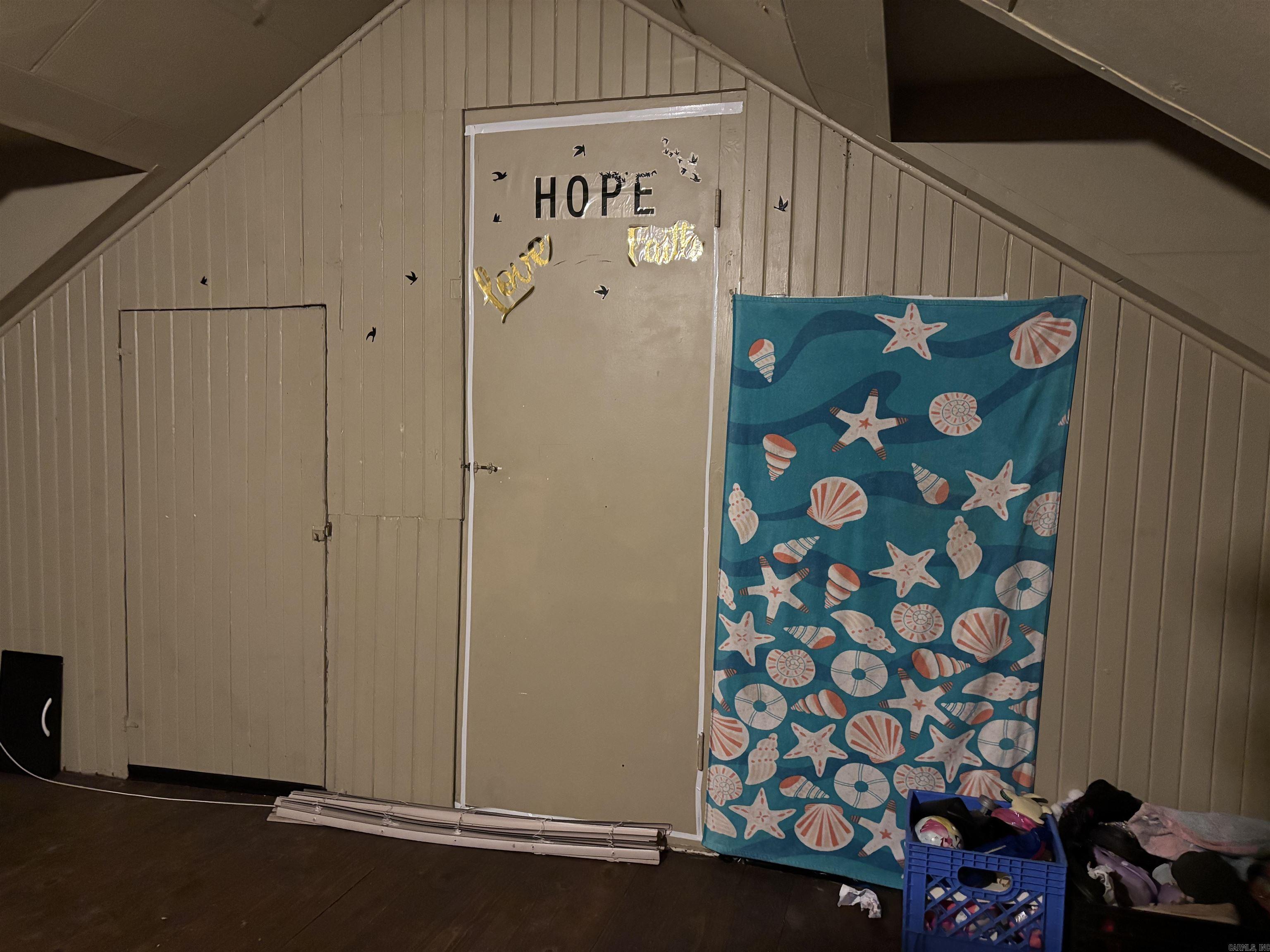 HOLTS INDUSTRIAL - Residential