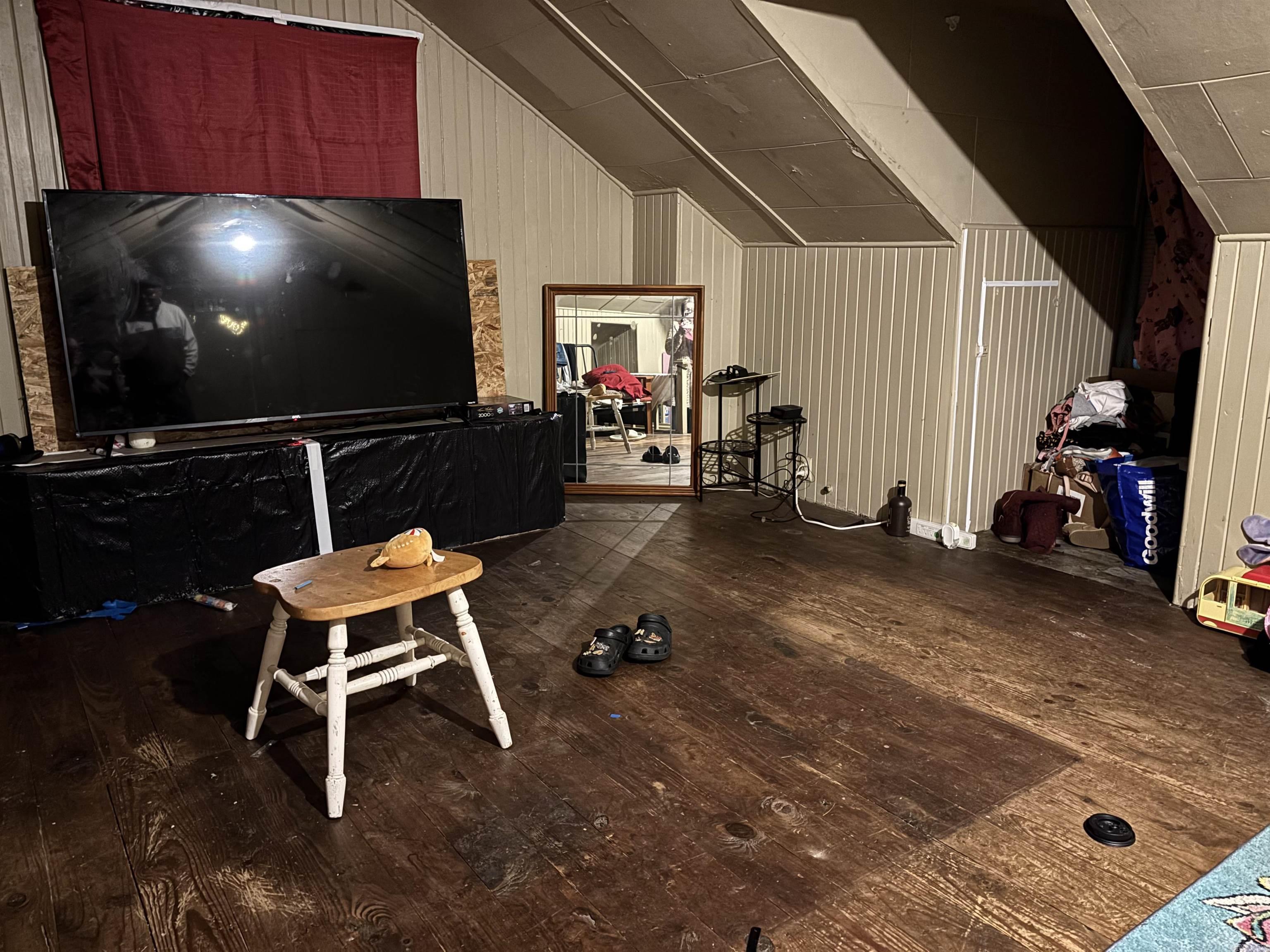 HOLTS INDUSTRIAL - Residential