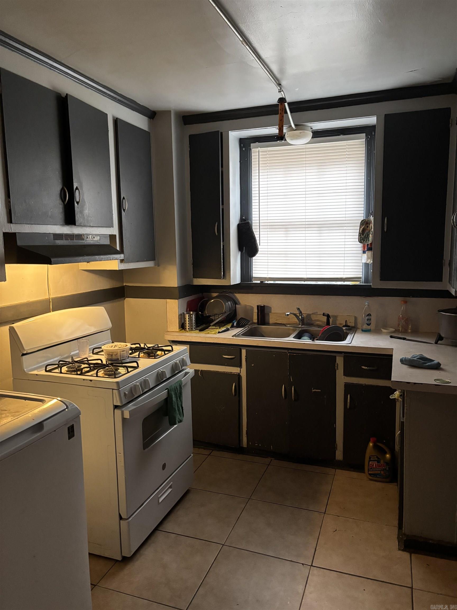 HOLTS INDUSTRIAL - Residential