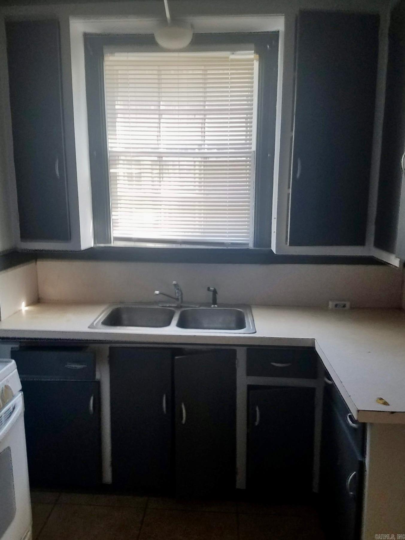 HOLTS INDUSTRIAL - Residential