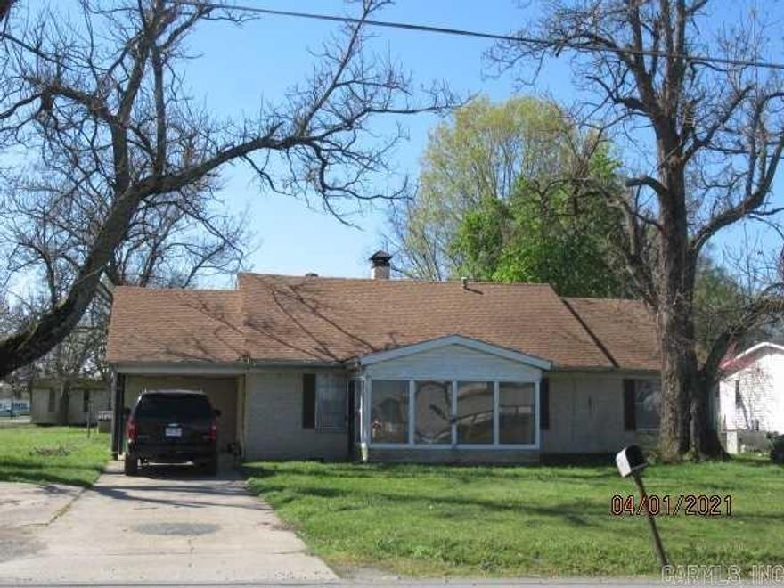 Great Investment property located in North Little Rock.  Large Lot! This property has the potential to be rezoned for Commercial Usage.  This property also has 1 mobile home hookup located behind the home. Sold "AS IS."