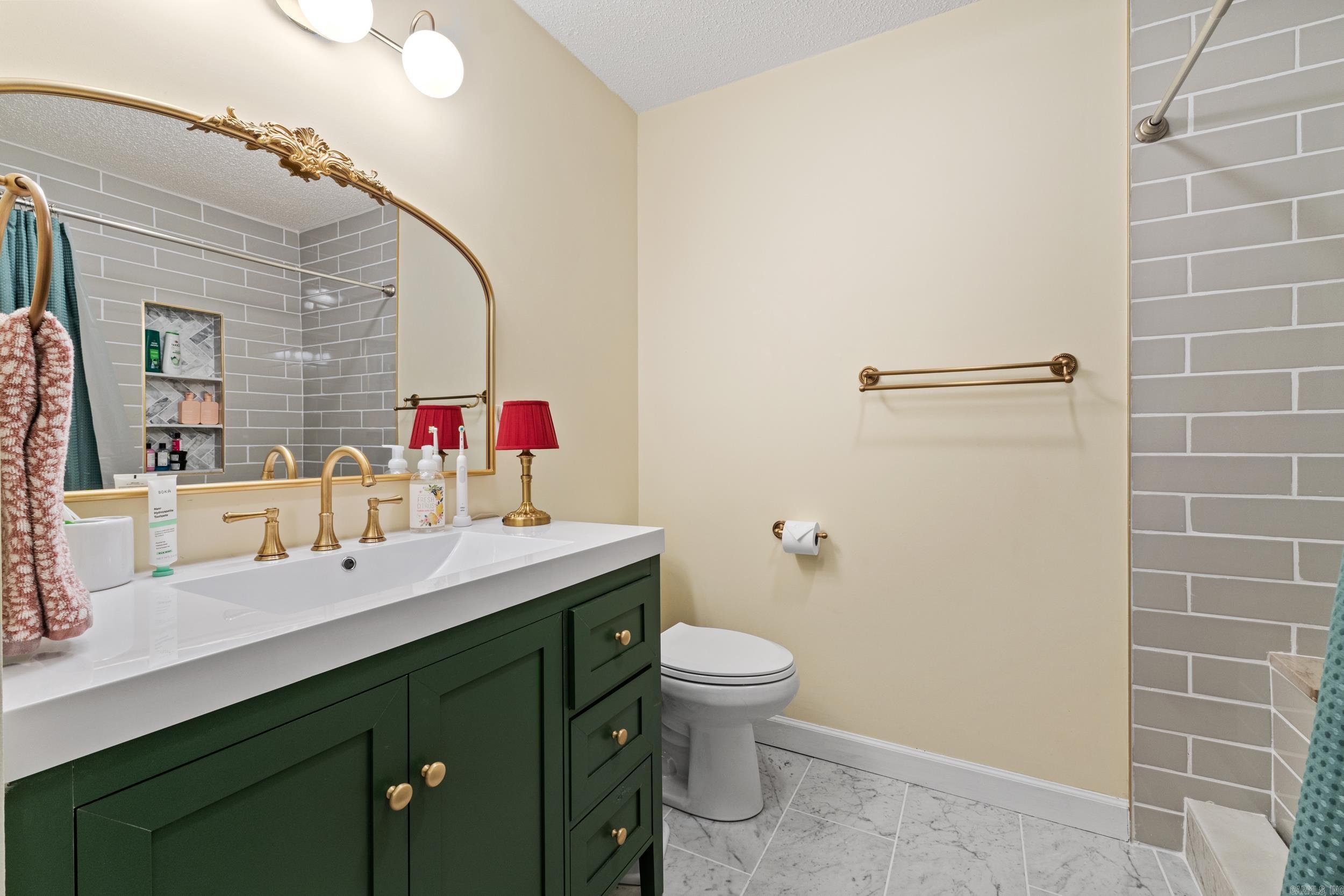 BRISTOL COMMONS TWNHS - Residential