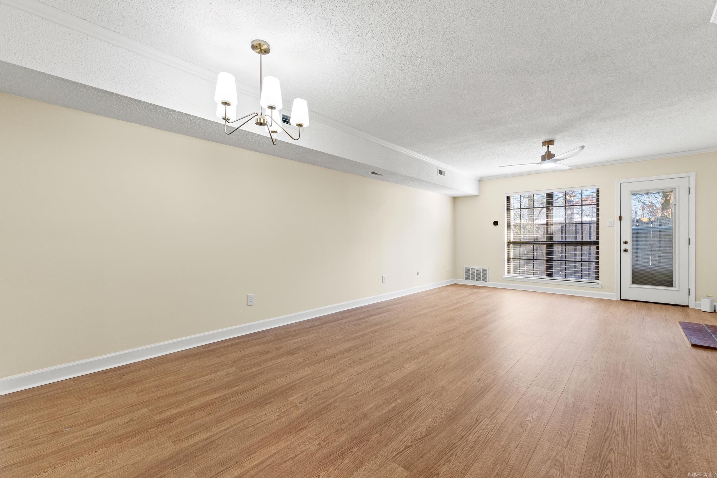 BRISTOL COMMONS TWNHS - Residential