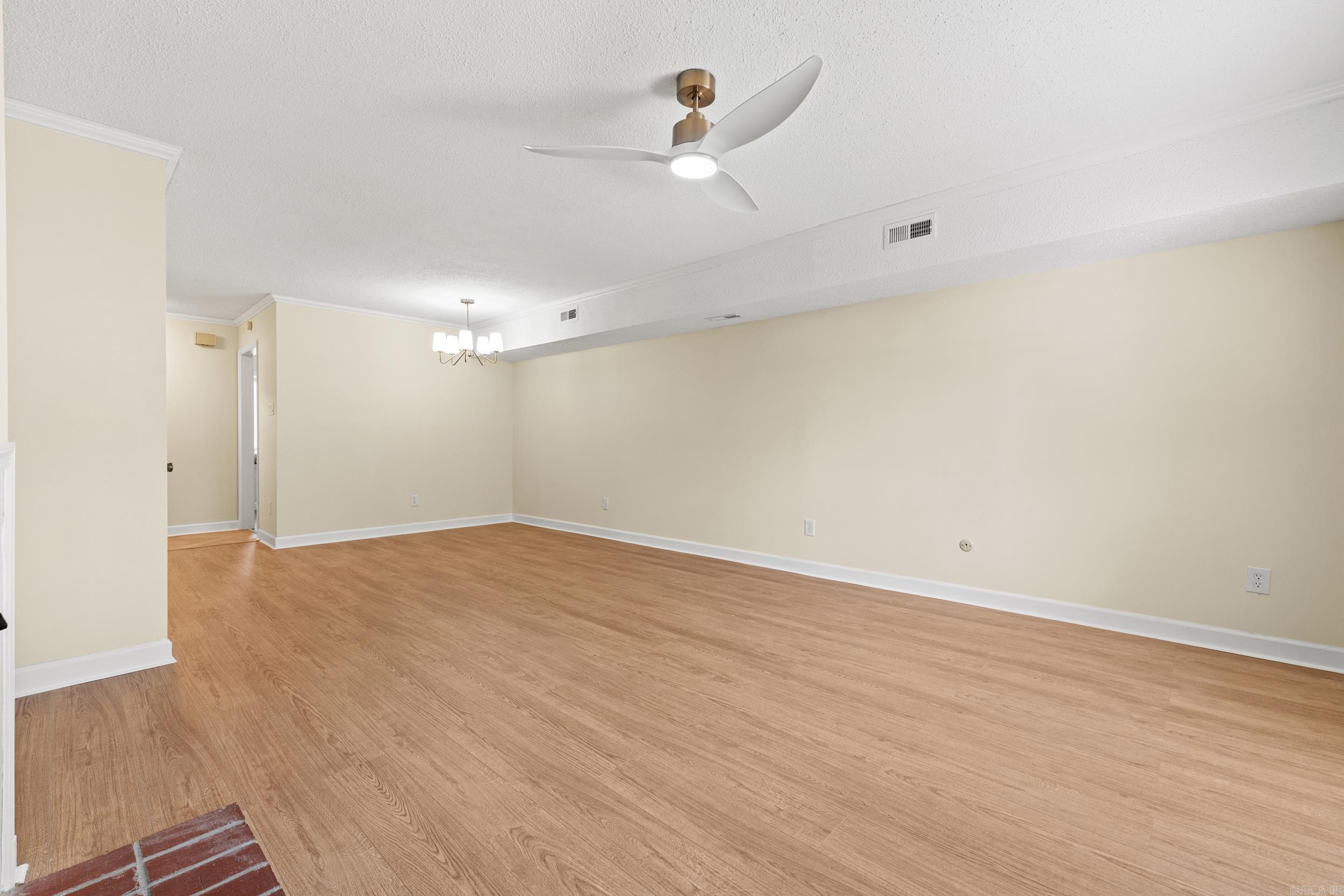 BRISTOL COMMONS TWNHS - Residential