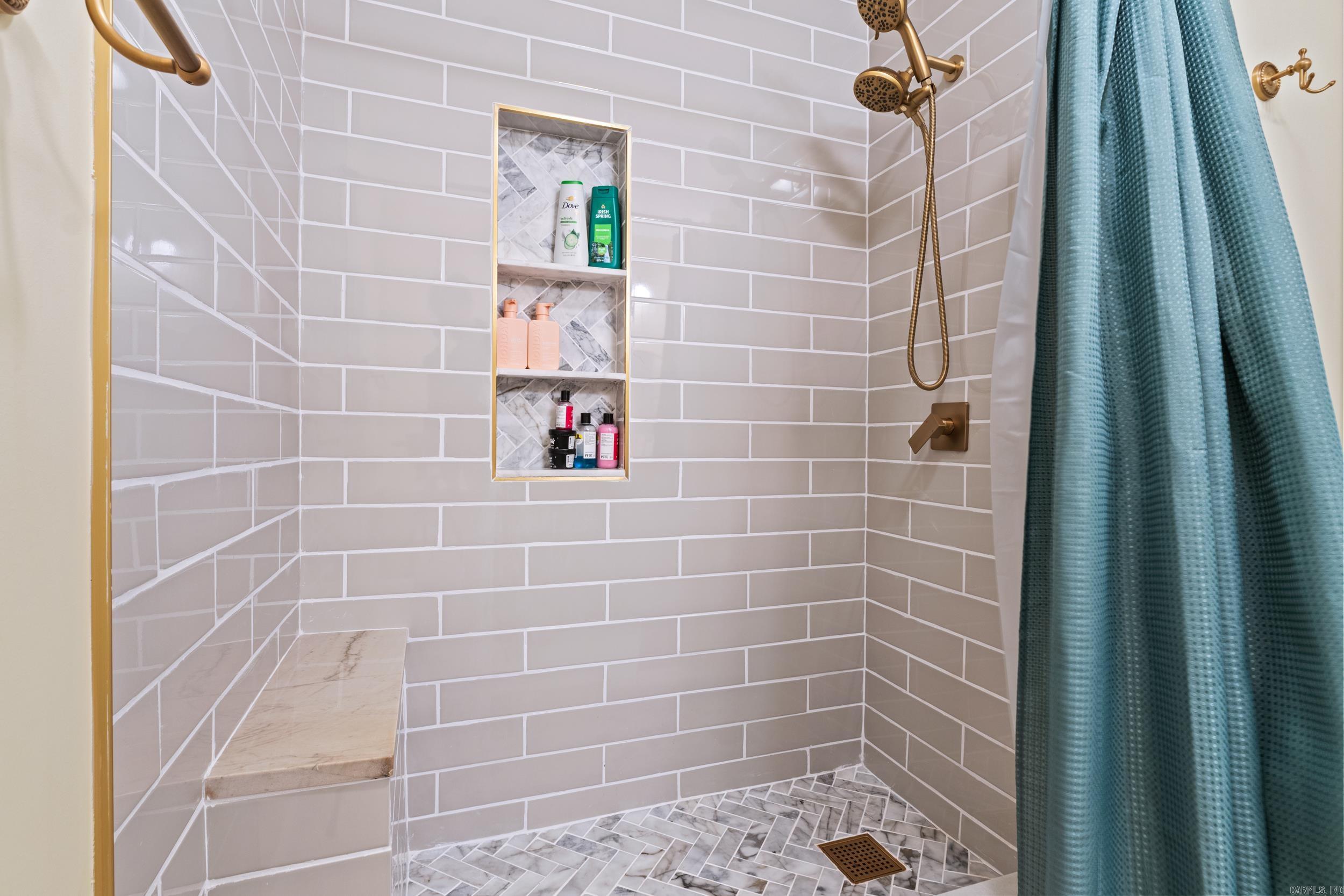 BRISTOL COMMONS TWNHS - Residential