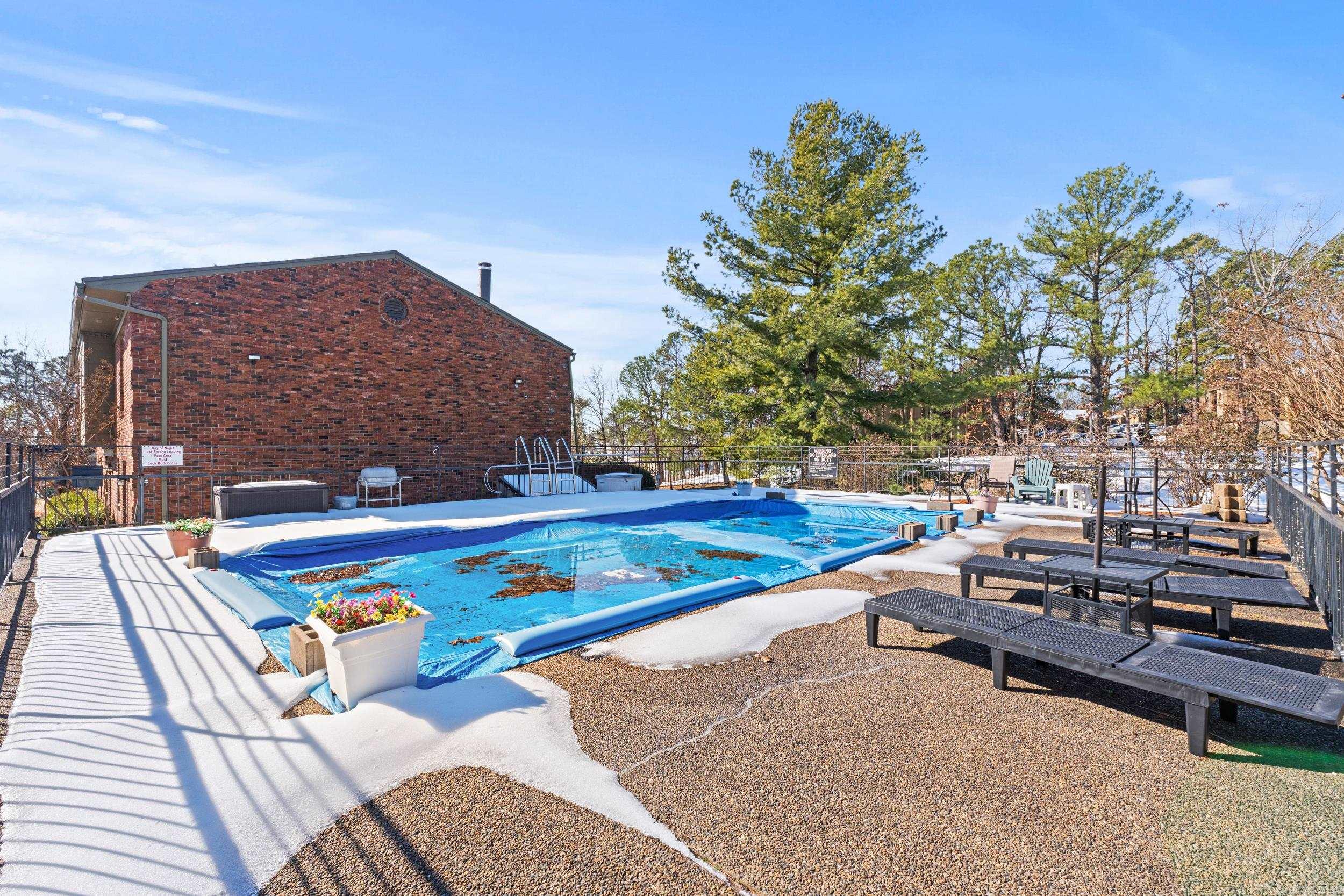 BRISTOL COMMONS TWNHS - Residential