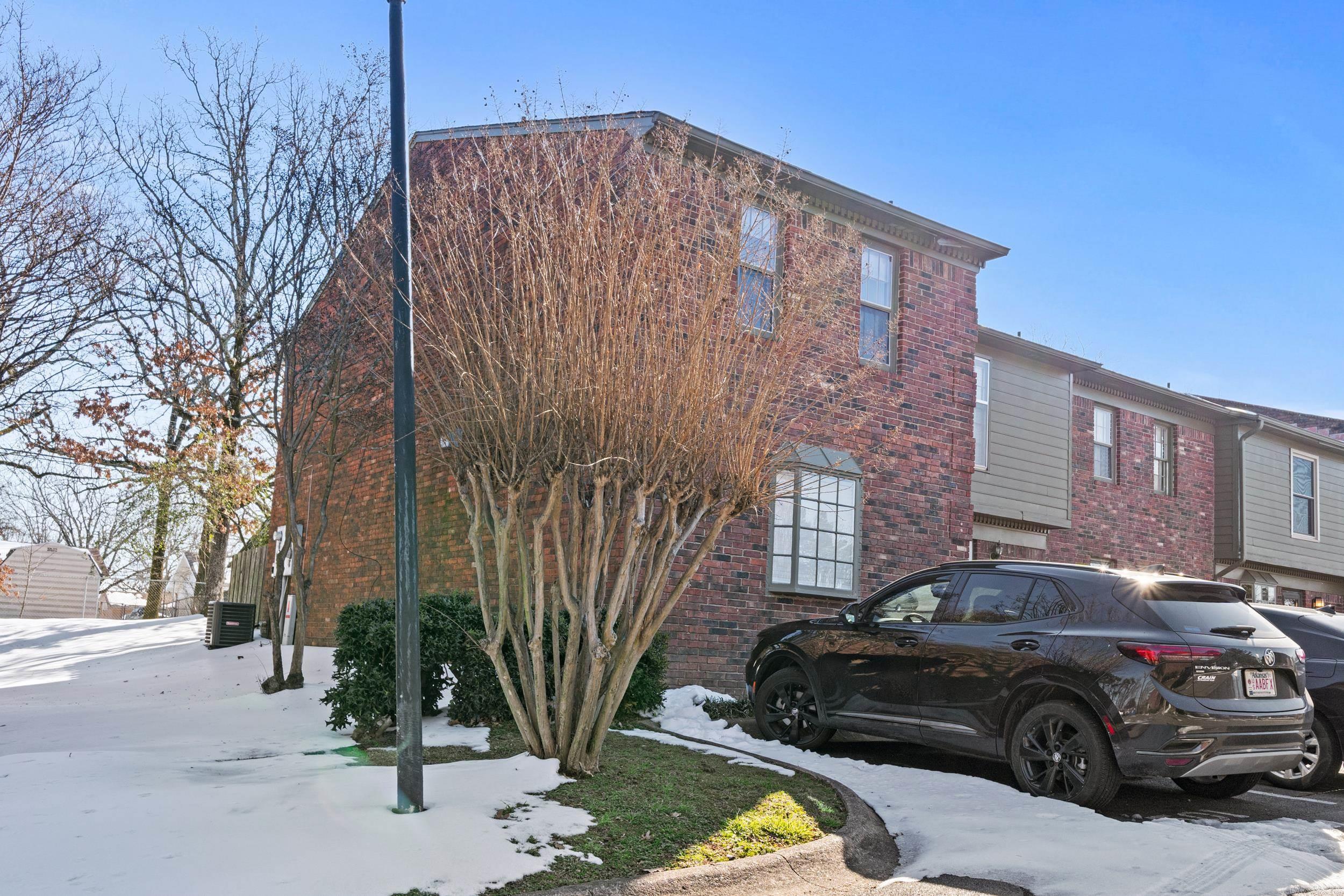 BRISTOL COMMONS TWNHS - Residential