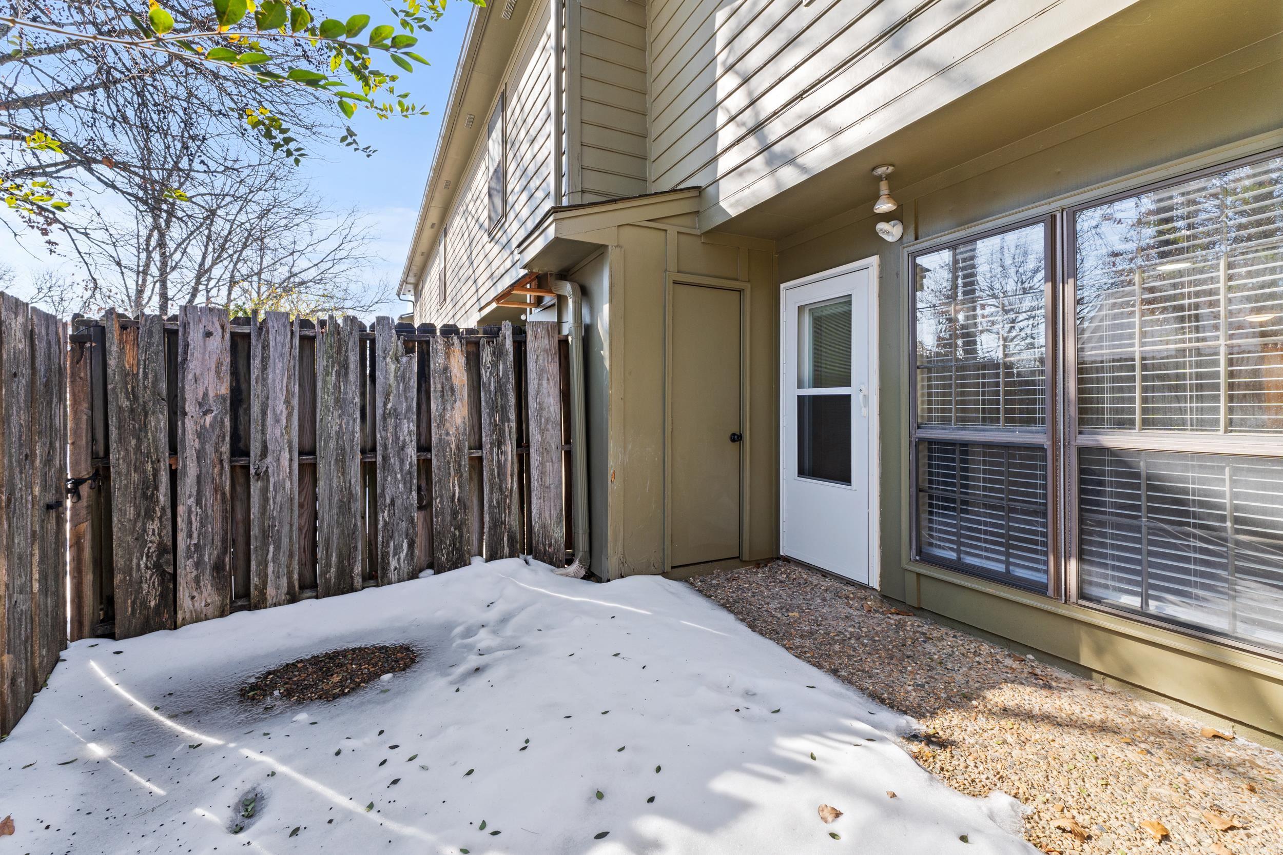 BRISTOL COMMONS TWNHS - Residential