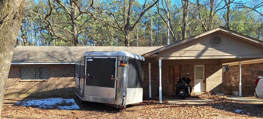 3 BR, 2 bath fixer upper on cul-de-sac in Watson Chapel. Selling "AS IS". AGENTS SEE REMARKS