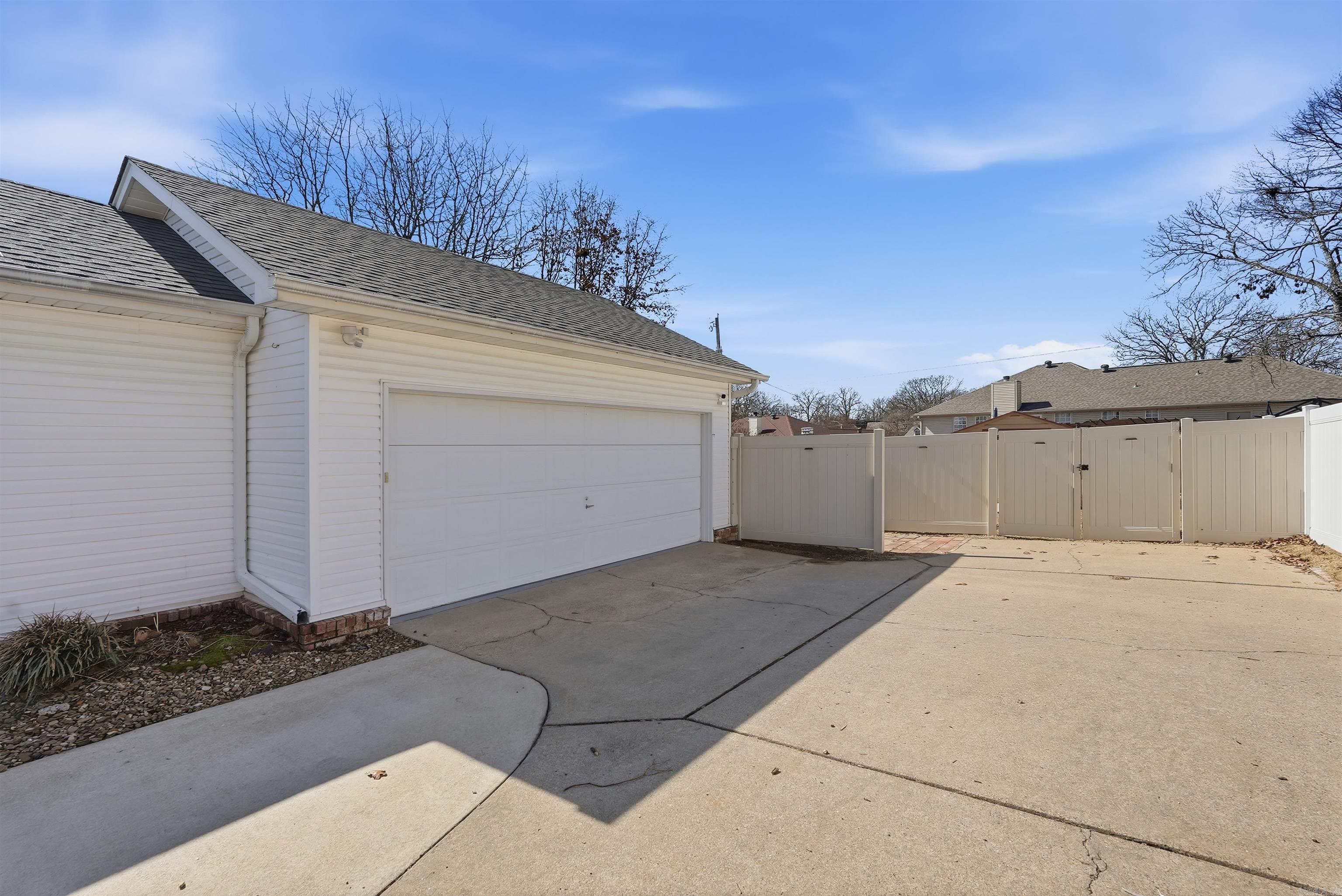 OAKBROOKE - Residential