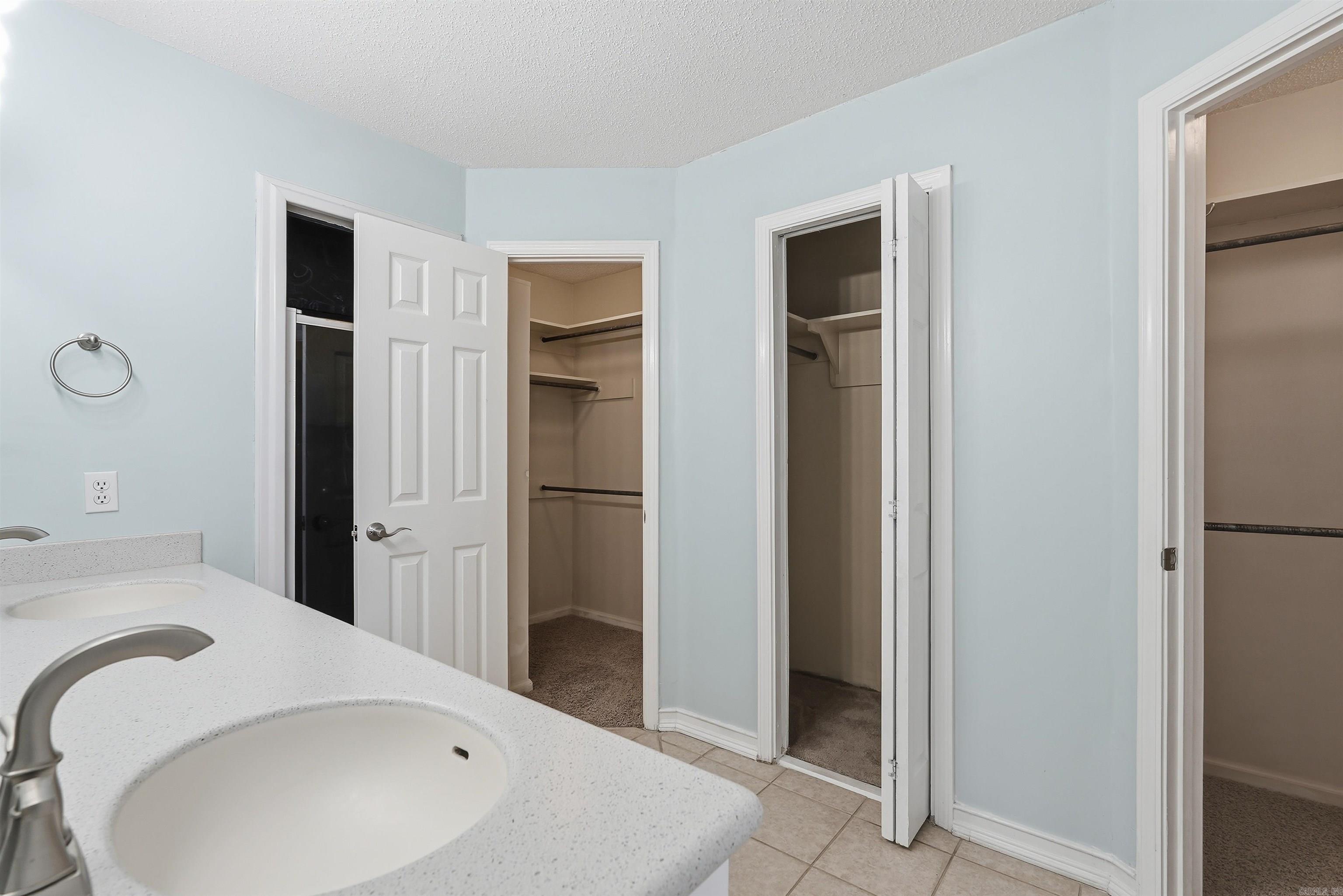 OAKBROOKE - Residential