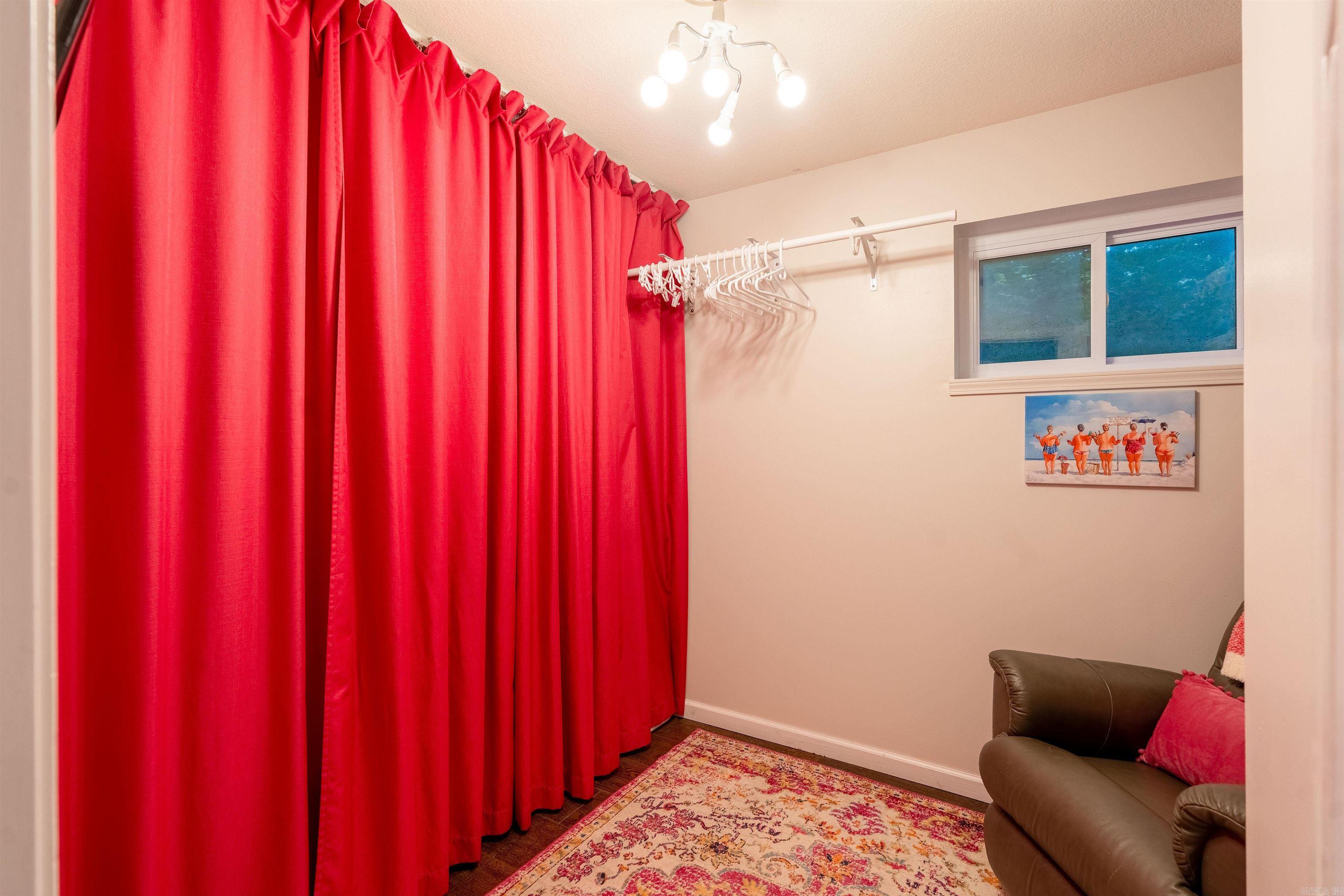 HILLCREST WOODS - Residential