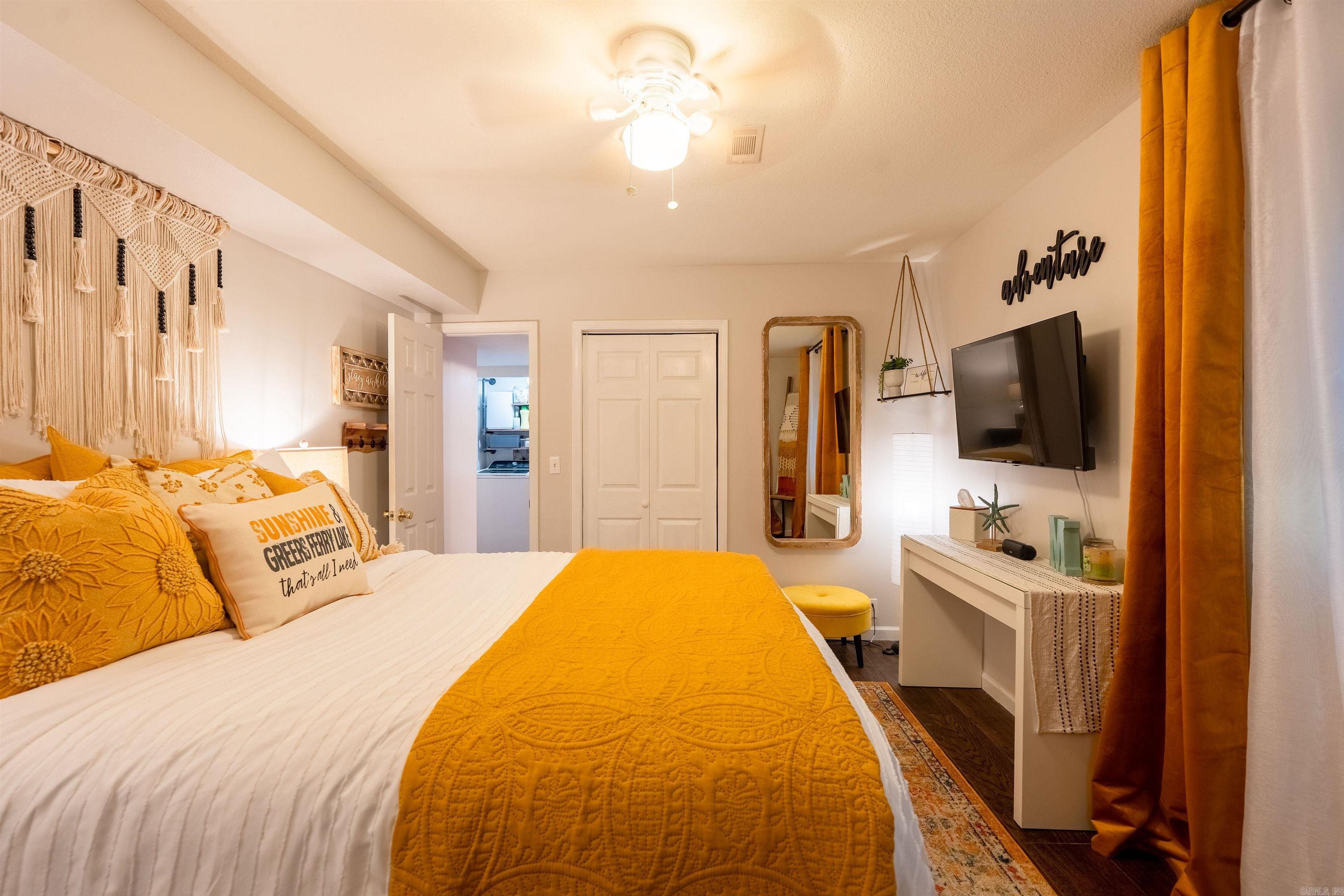 HILLCREST WOODS - Residential