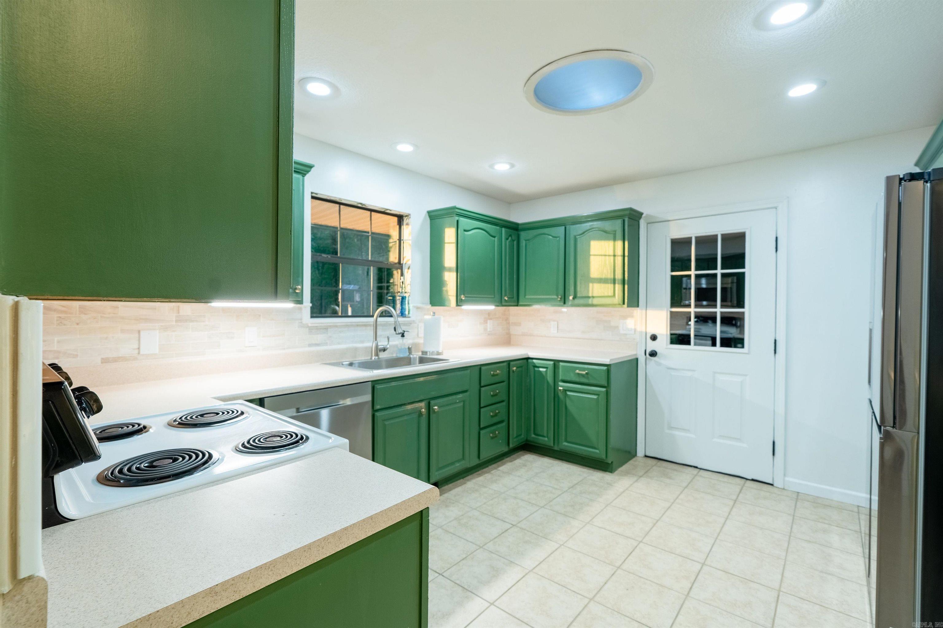 HILLCREST WOODS - Residential