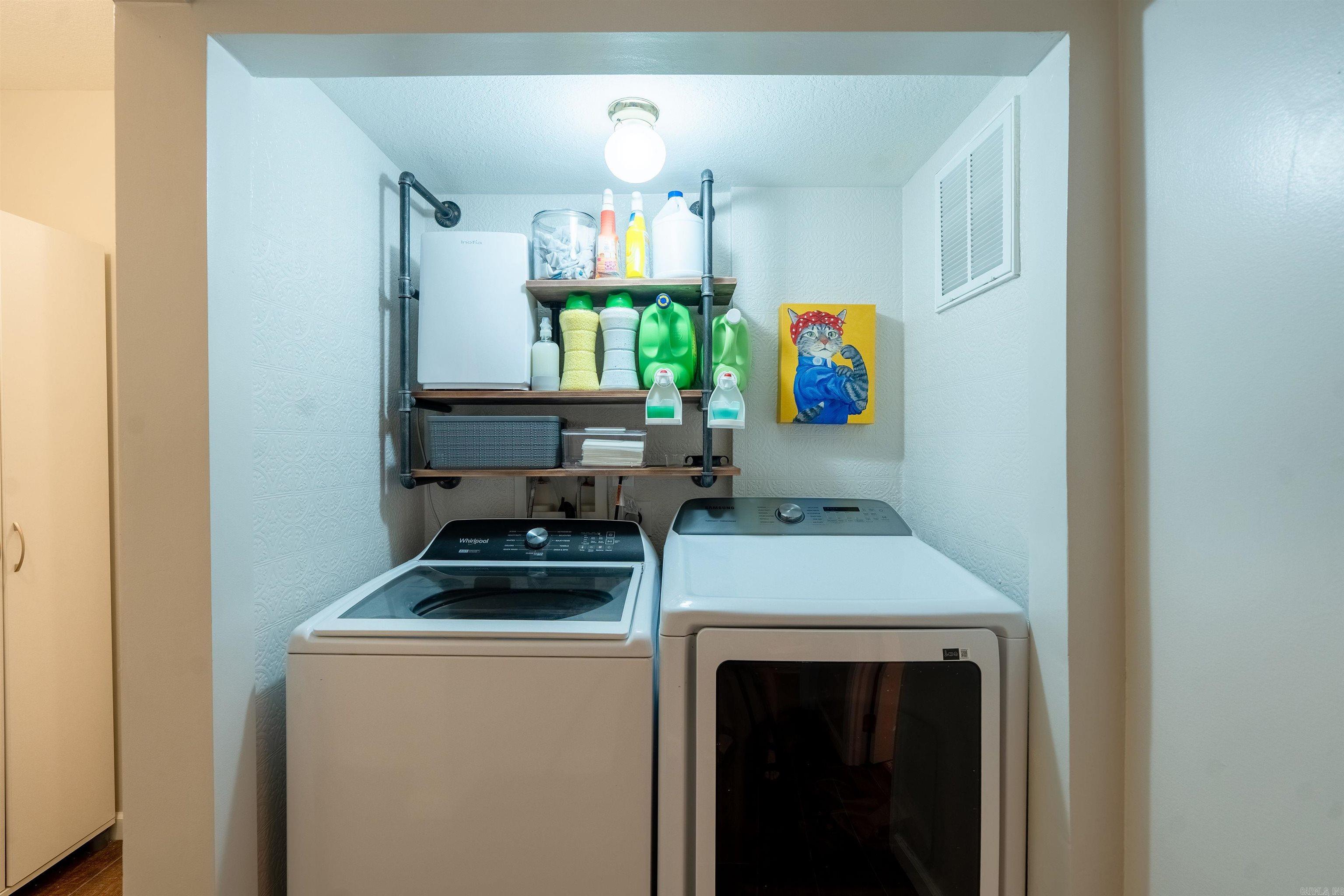 HILLCREST WOODS - Residential