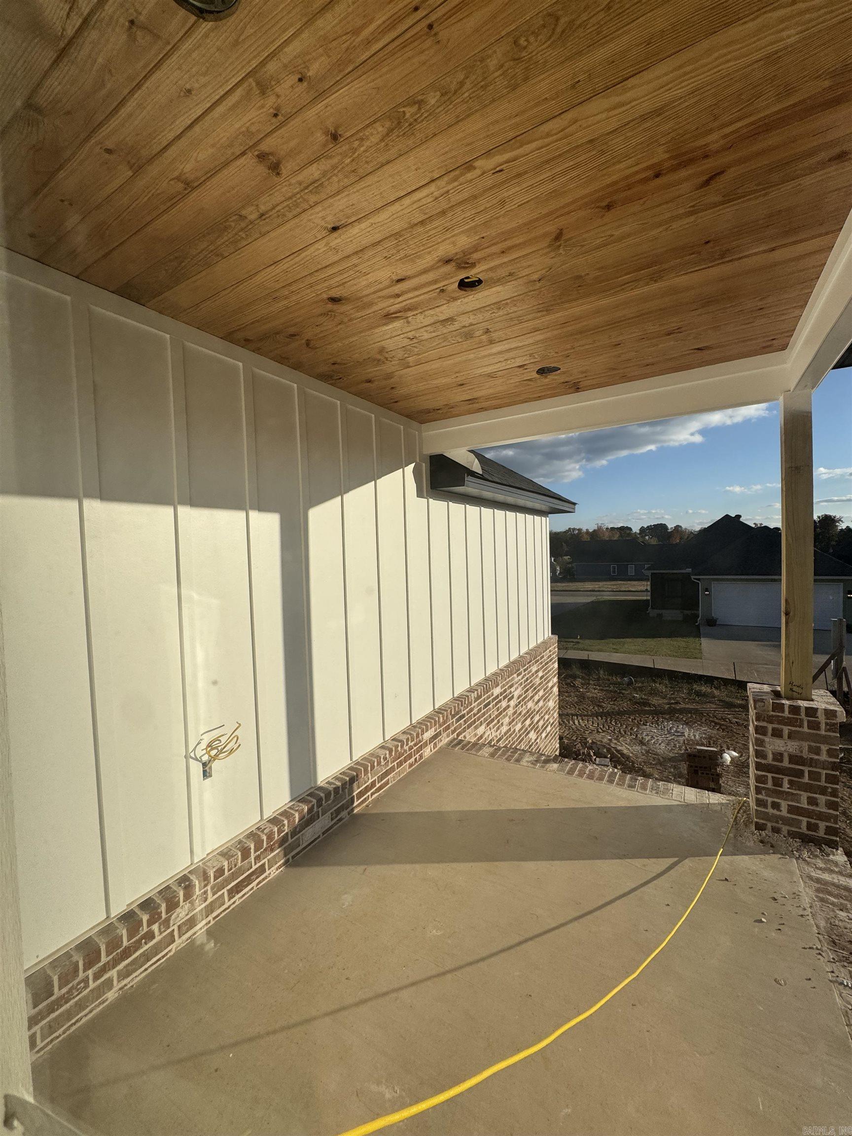 MIDTOWN BRYANT - Residential