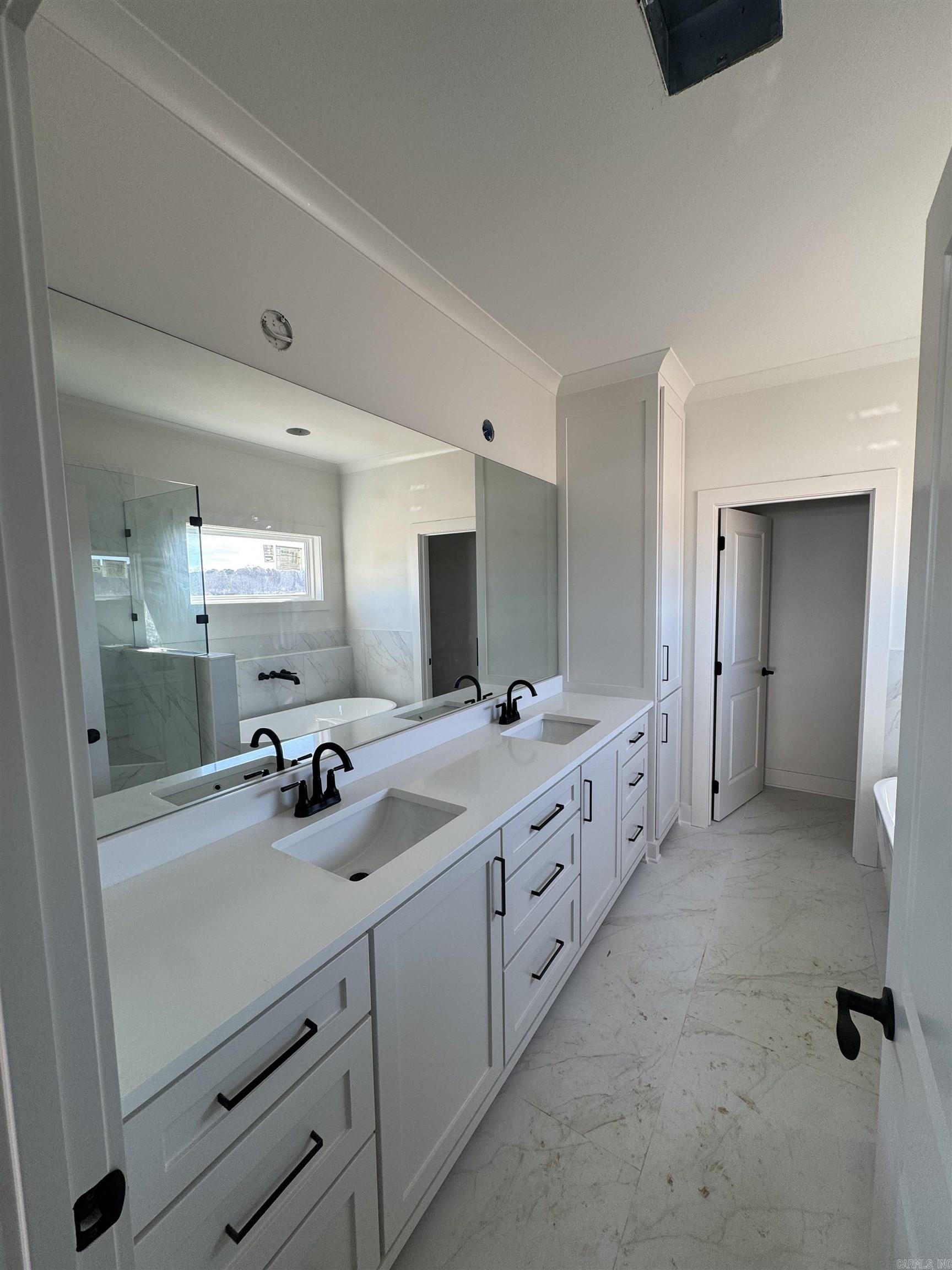 MIDTOWN BRYANT - Residential