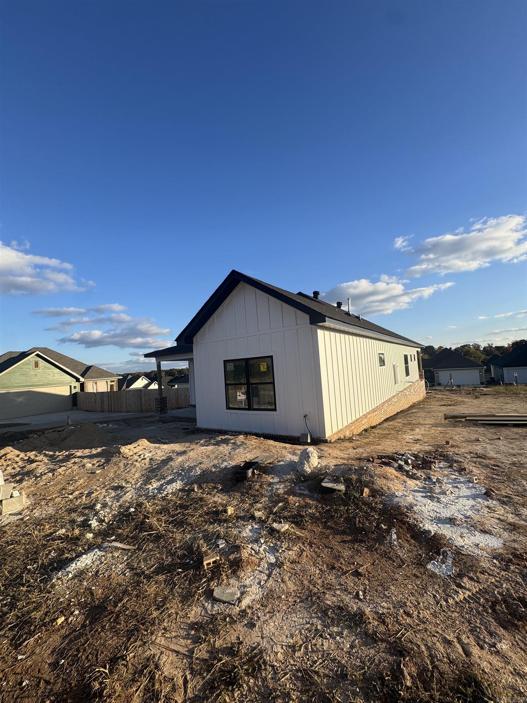 MIDTOWN BRYANT - Residential