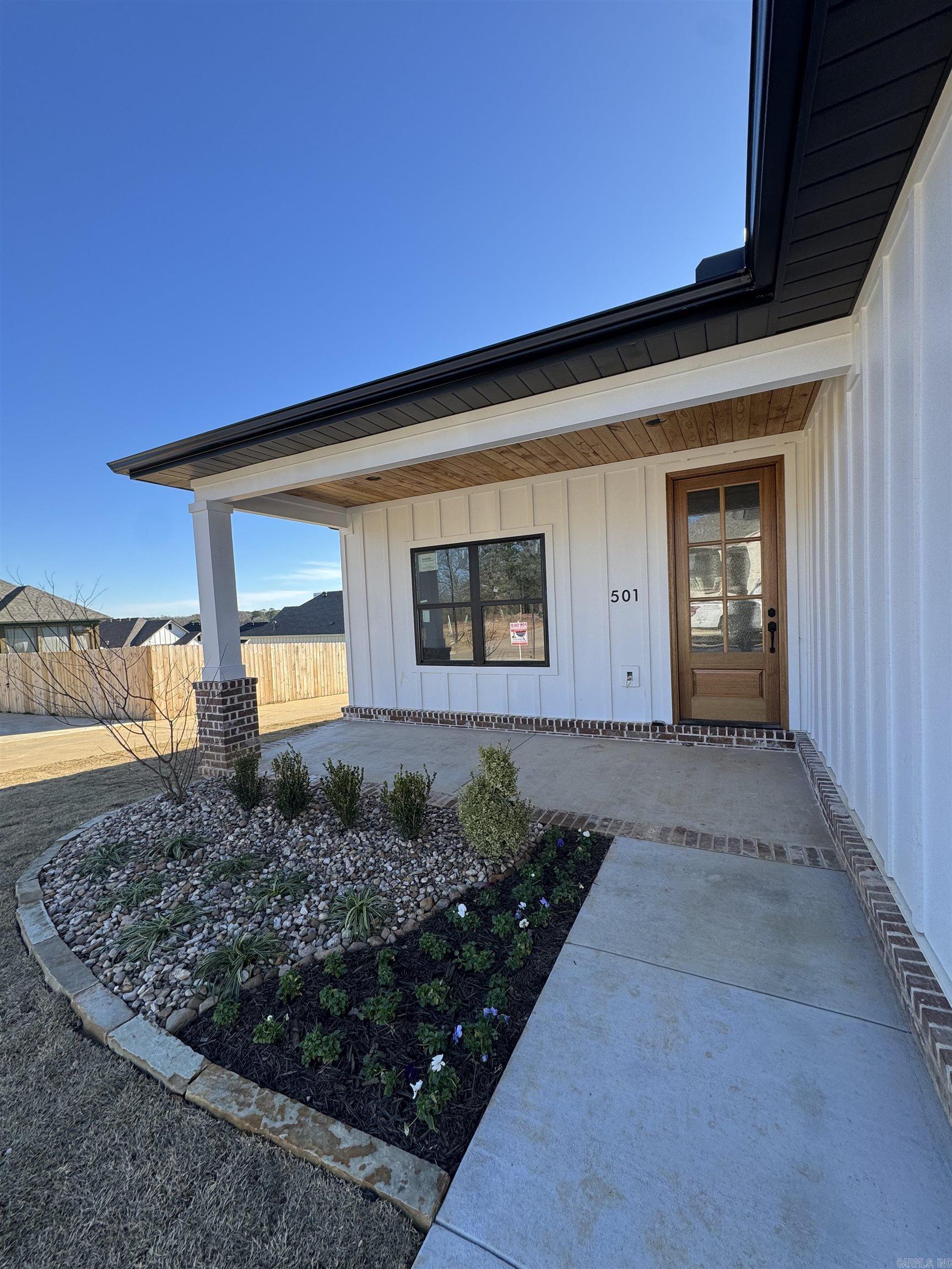 MIDTOWN BRYANT - Residential