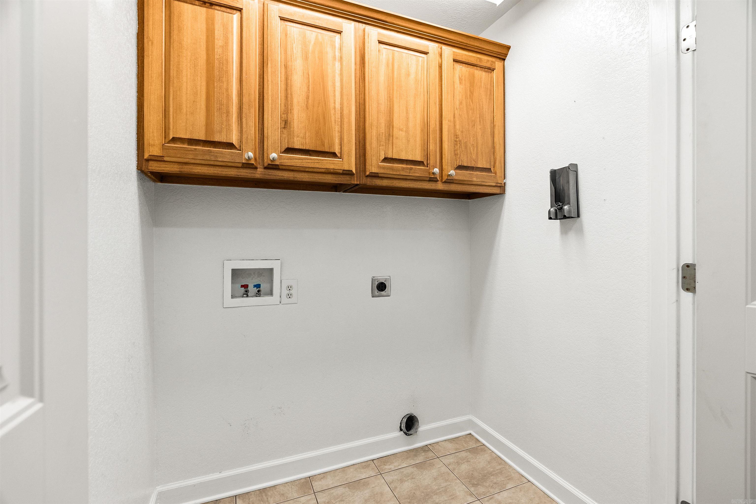 JEWELS ESTATES - Residential