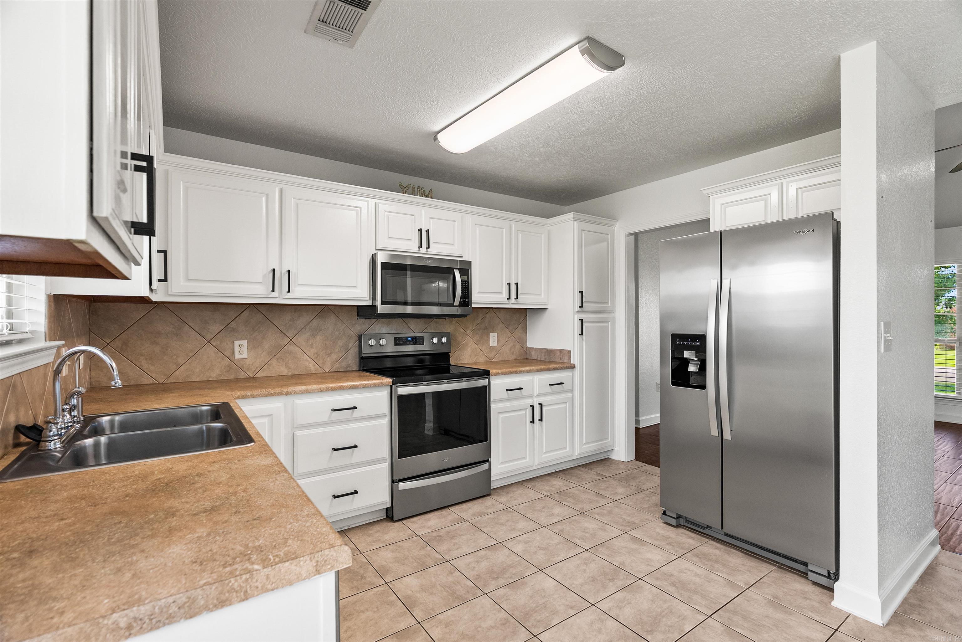 JEWELS ESTATES - Residential