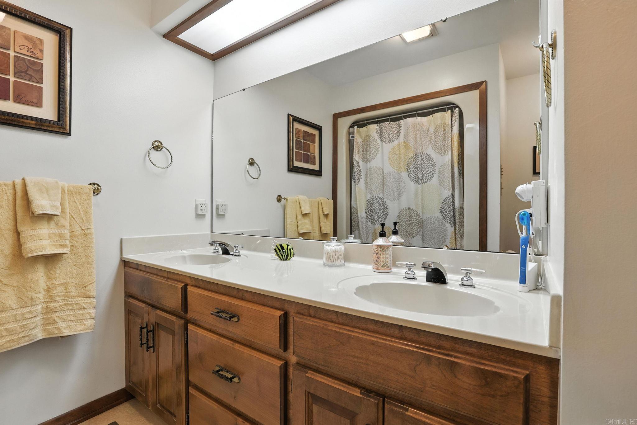 WELLINGTON POINTE - Residential