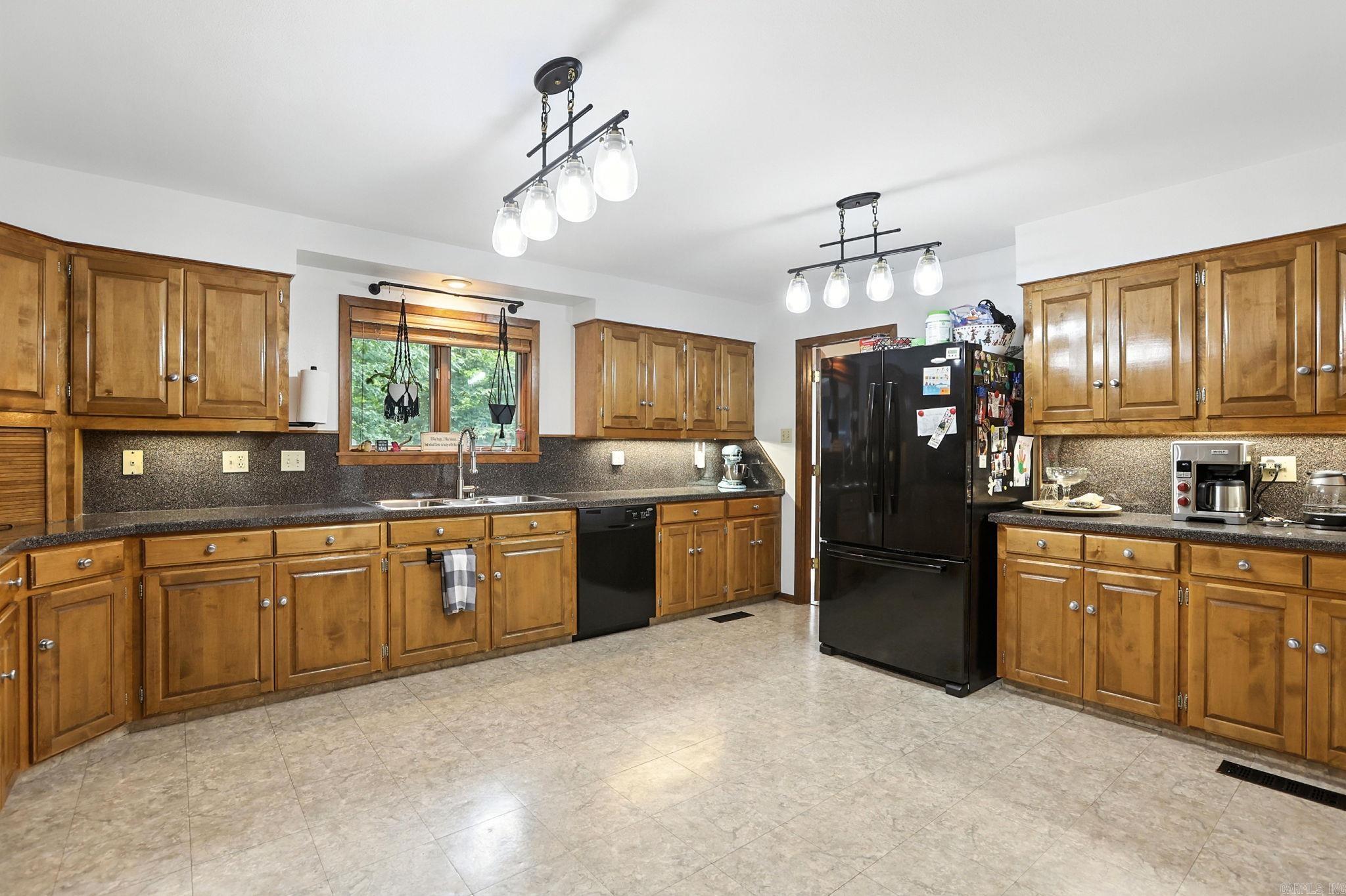 WELLINGTON POINTE - Residential