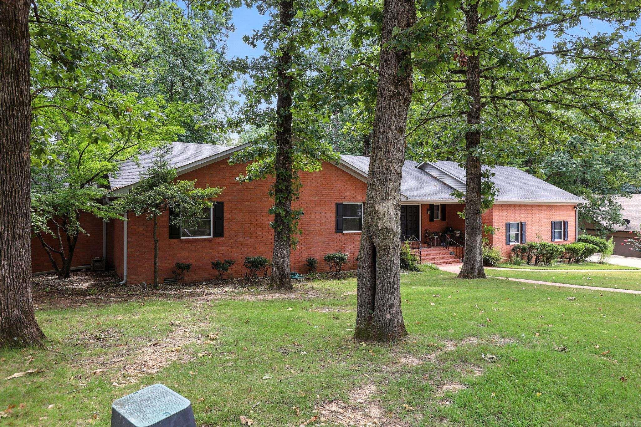 WELLINGTON POINTE - Residential