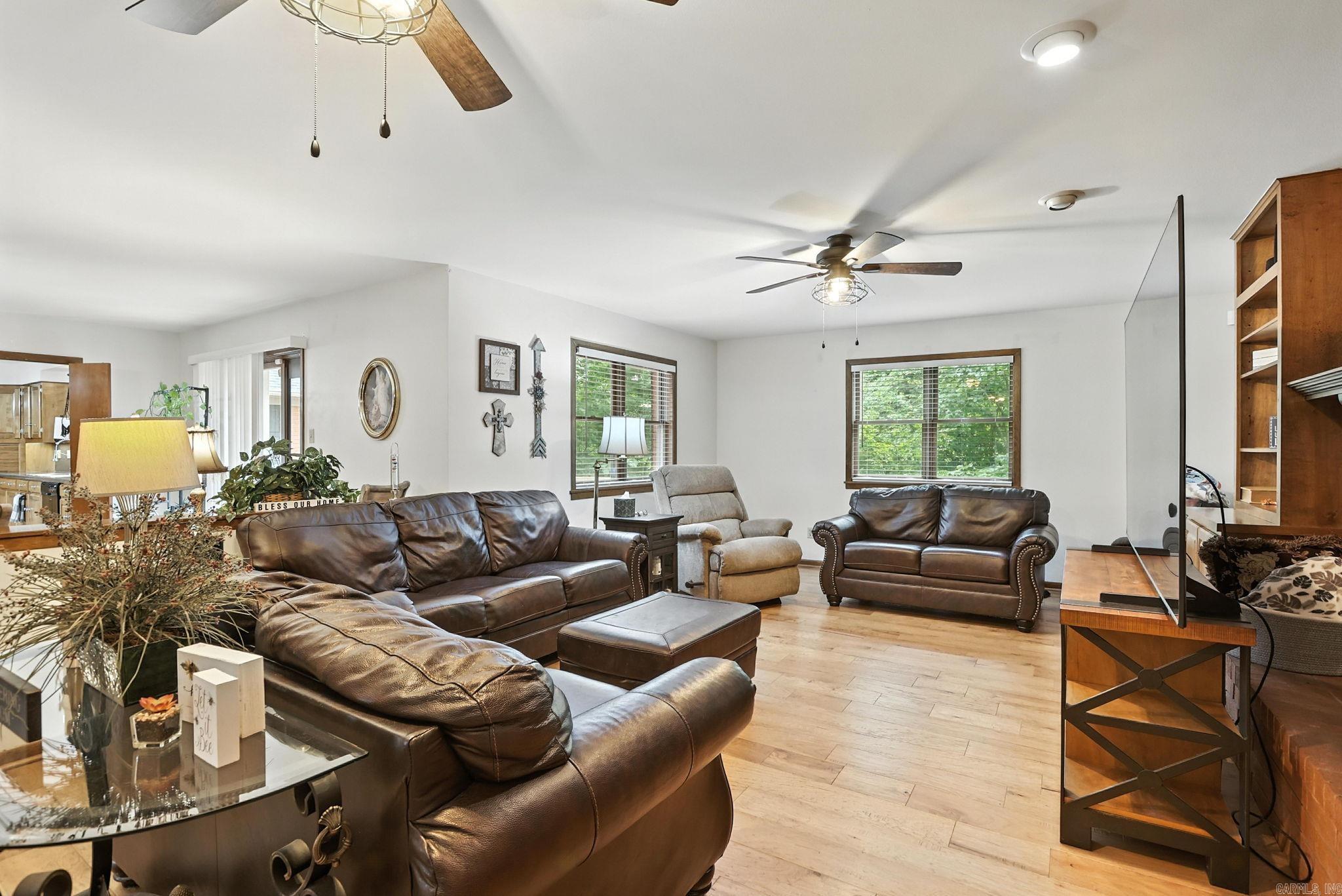 WELLINGTON POINTE - Residential