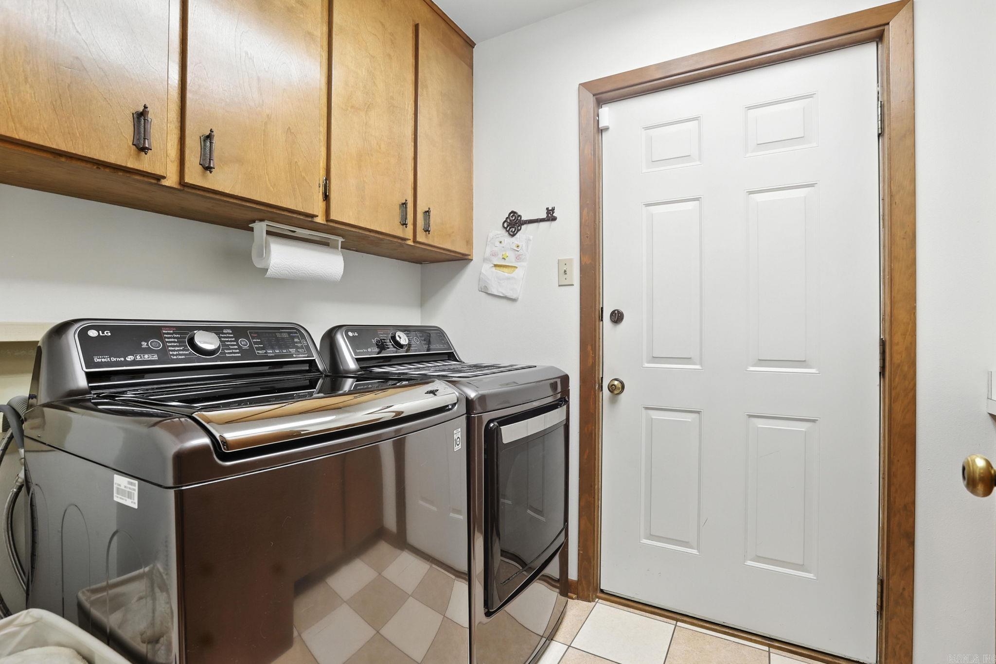 WELLINGTON POINTE - Residential