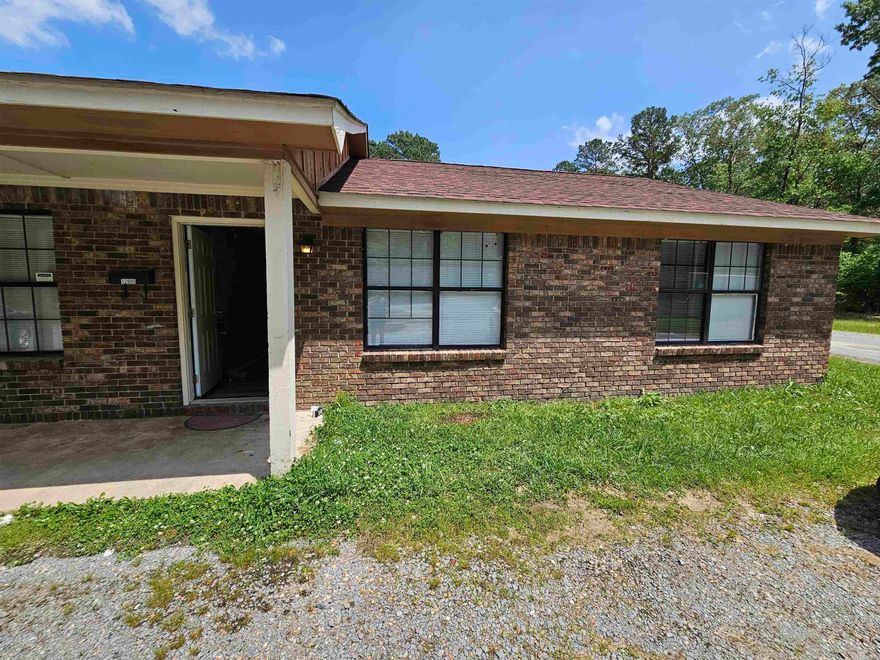 Cozy 2BD/1BA off Geyer Springs Rd. in Little Rock. Vinyl flooring in most living spaces. Hookups in the laundry room with extra storage options. Minutes away from SW Christian Academy and close to shopping, dining, and much more! Weight limit for pets is 25 lbs unless they are a registered service animals. This property is managed by Hoffman Team so beware of scammers - we will never ask you to Cashapp us money. The lease for this property is for 18 months to 2 years with a 3% increase after the first year. Income must be 3x the amount of rent per month unless you have a housing voucher. Deposit, first month’s rent, and the $50 administration fee due before move in.