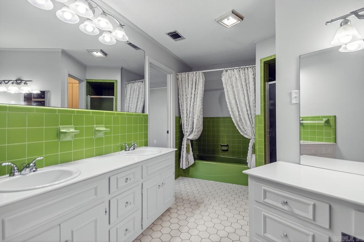 WOODWARD - Residential