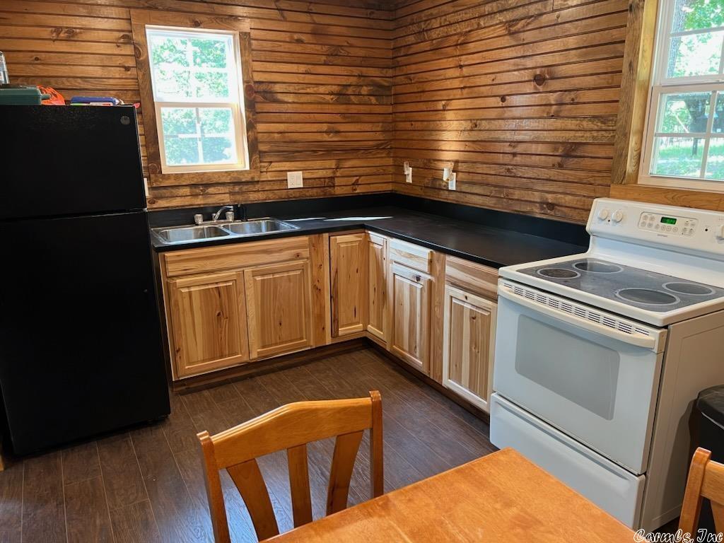 Metes & Bounds - Land