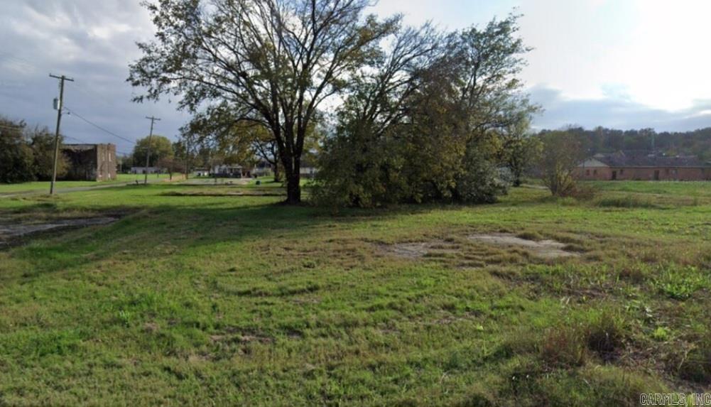 This commercial property is in Helena, Arkansas of Phillips County. This combined .46 (+/-) acre lot is flat, cleared, few trees and ready for you to bring your business to this community. It is just West of the Mississippi River, Mississippi border and minutes from other local amenities. Property conveys with a Limited Warranty Deed. Owner financing available. Call or text today for more information.