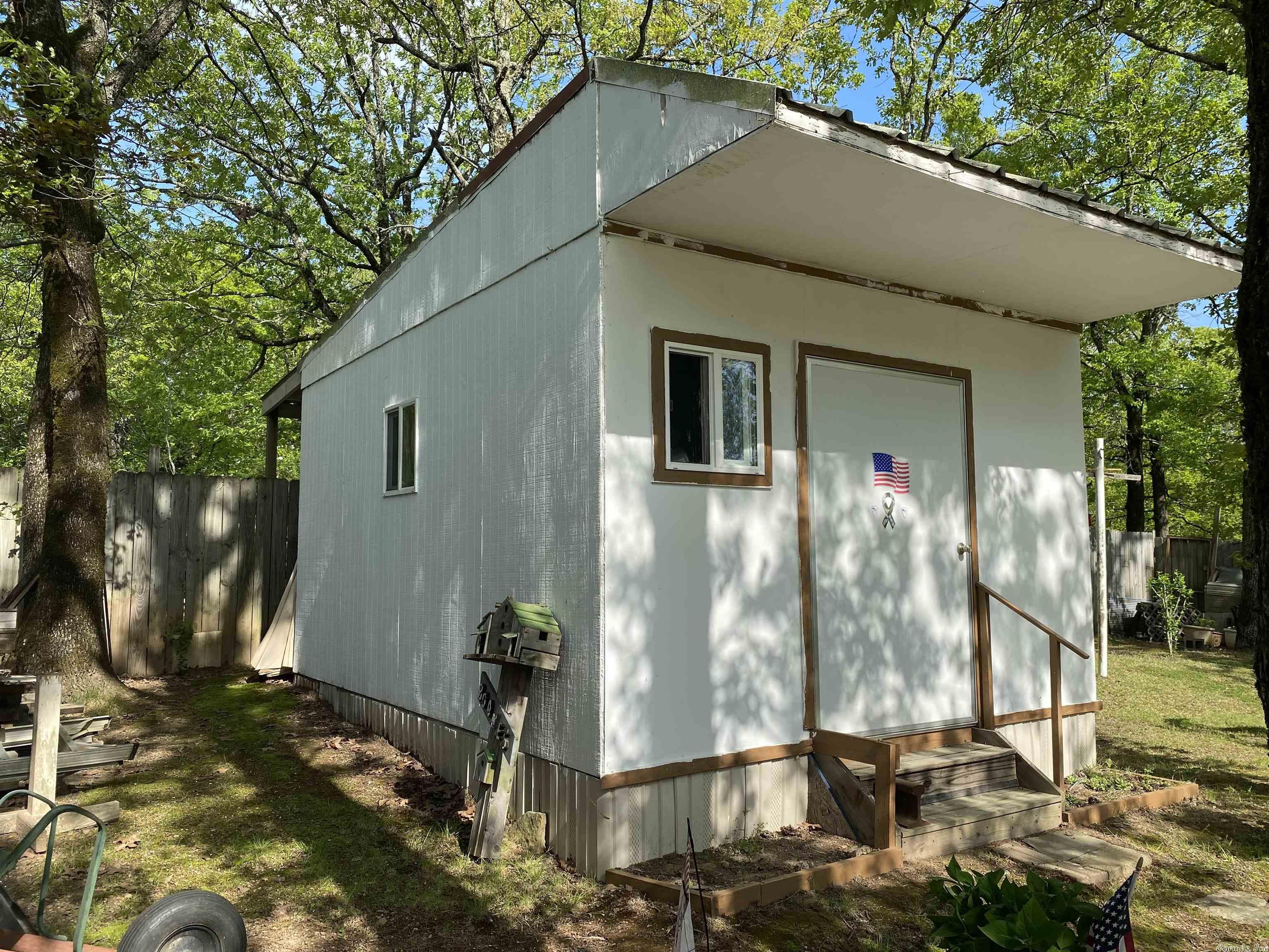 ROMANCE ACRES - Residential