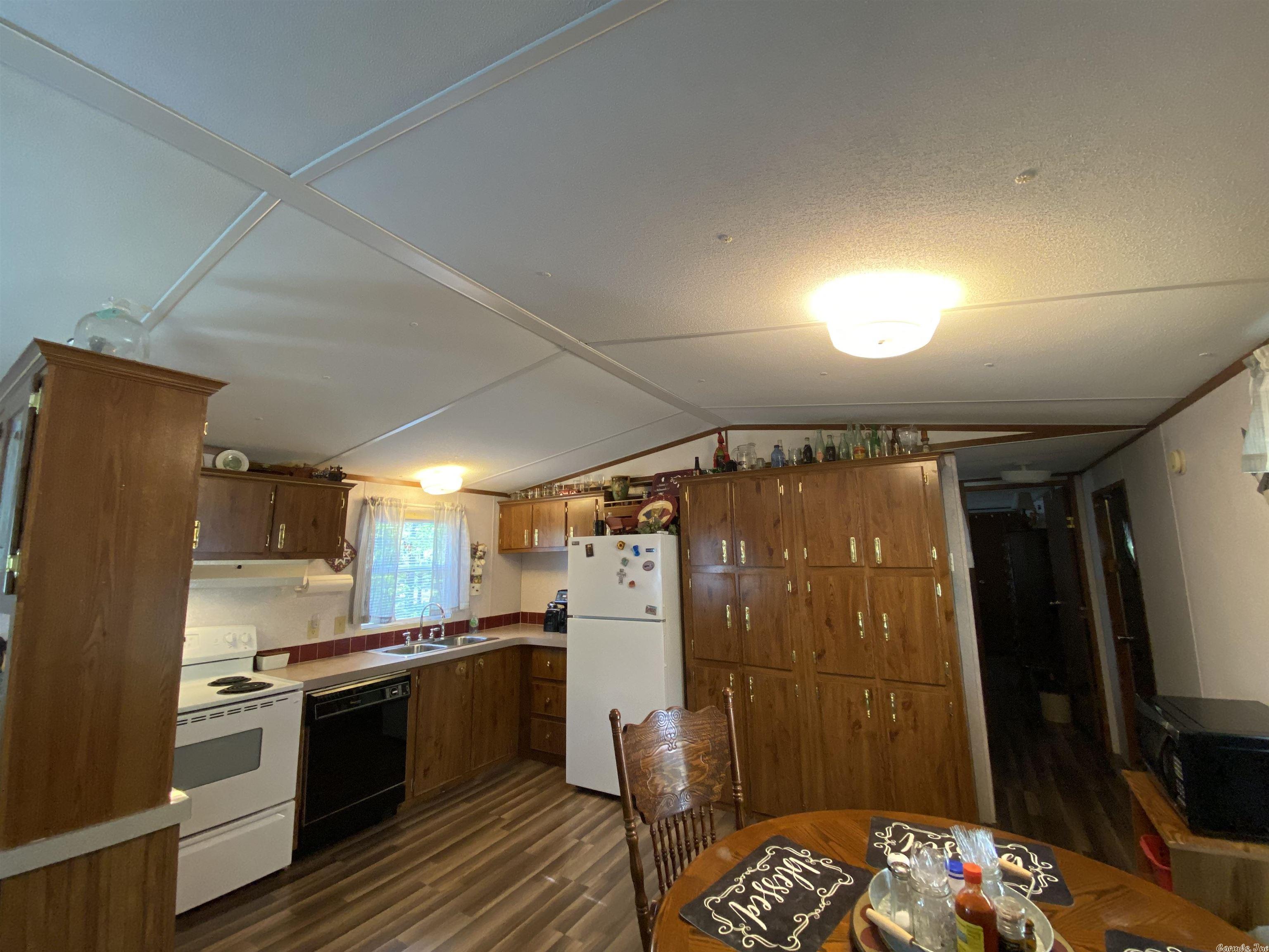 ROMANCE ACRES - Residential