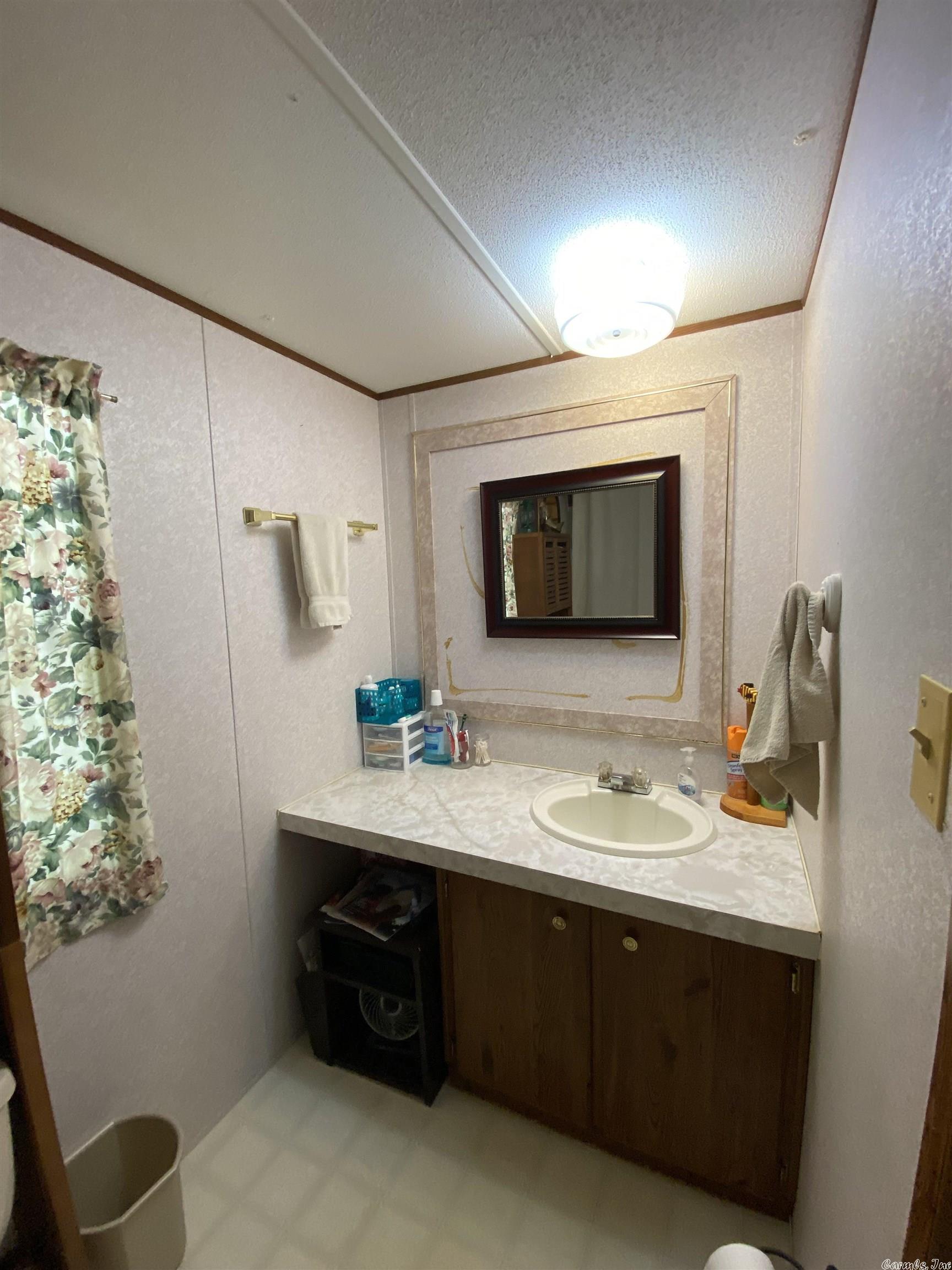 ROMANCE ACRES - Residential