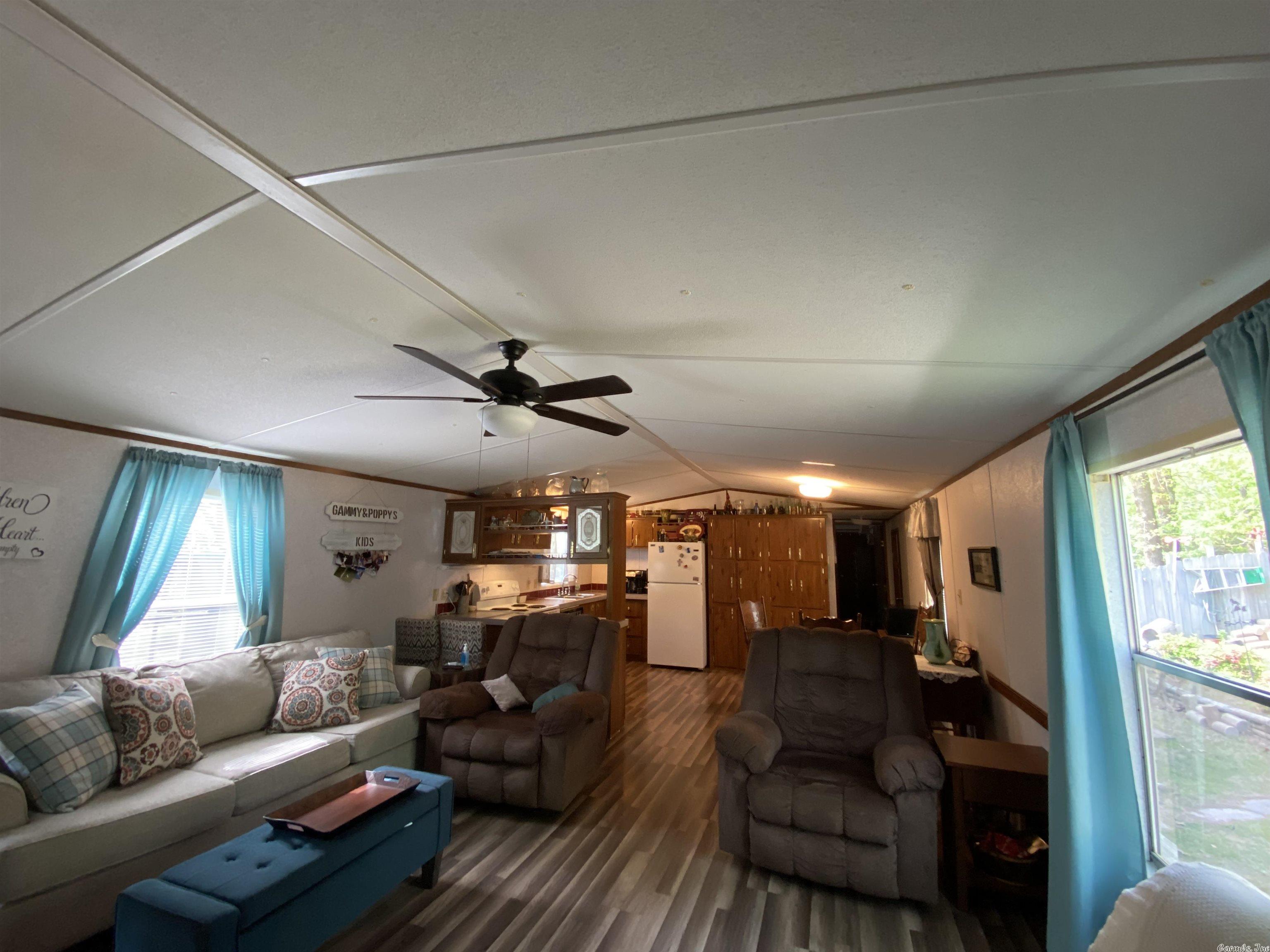 ROMANCE ACRES - Residential