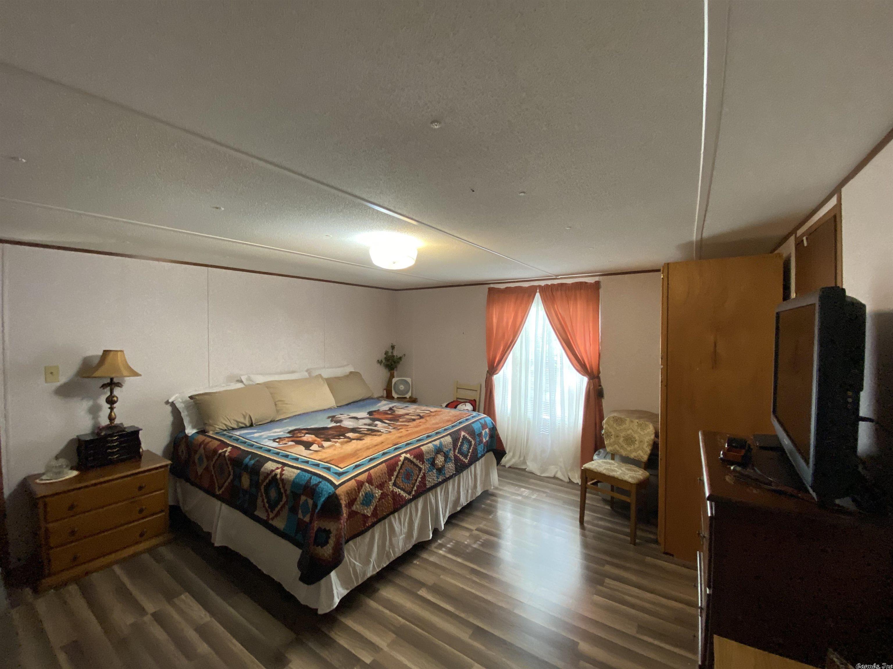 ROMANCE ACRES - Residential