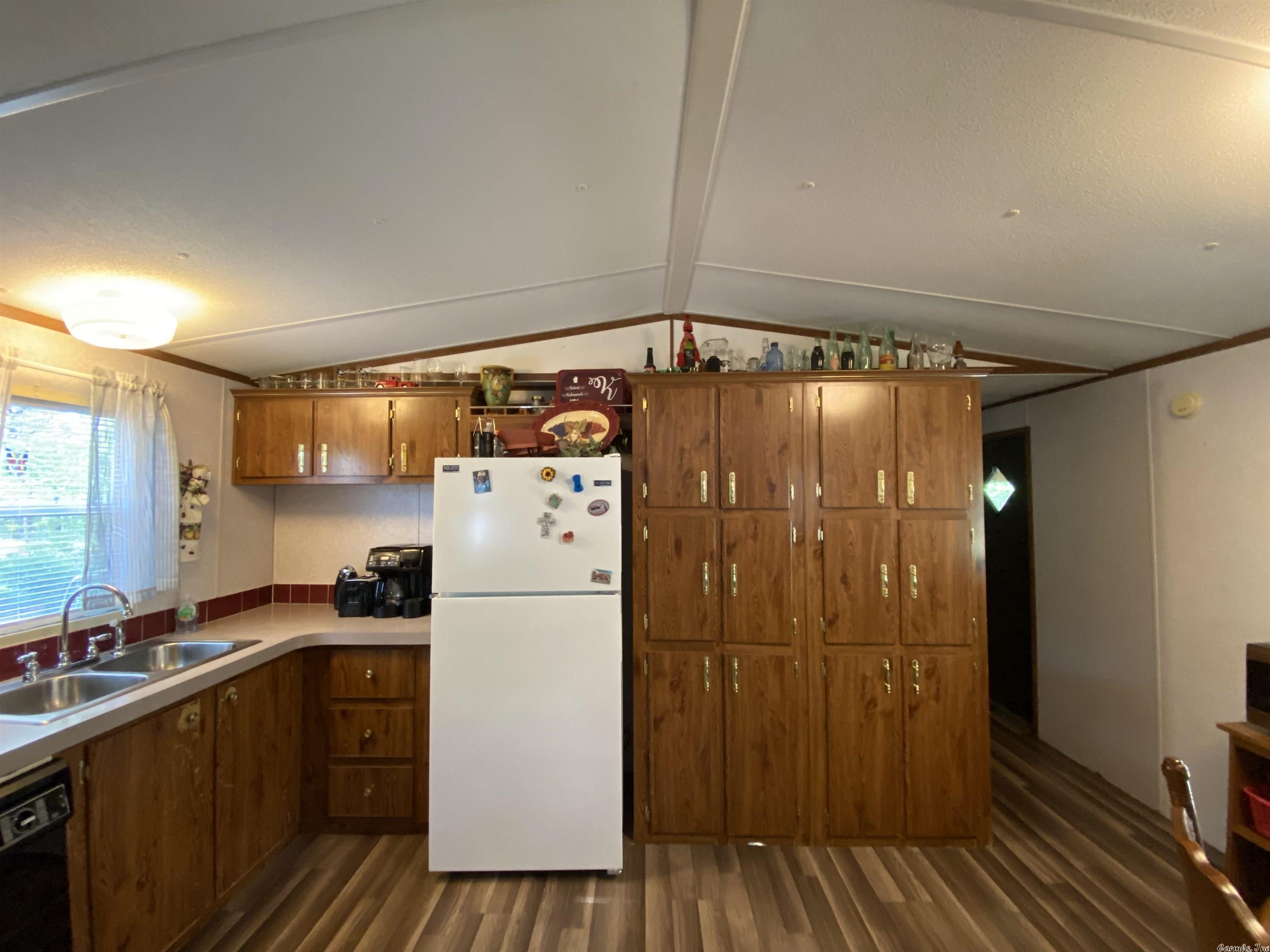 ROMANCE ACRES - Residential