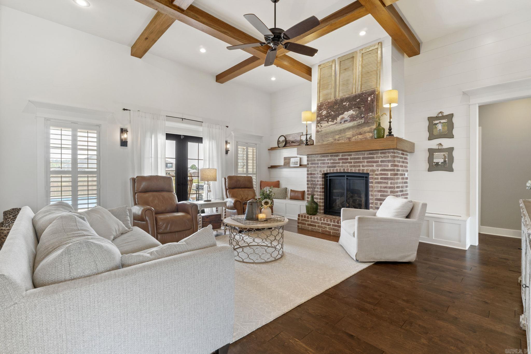 SADDLE CREEK - Residential