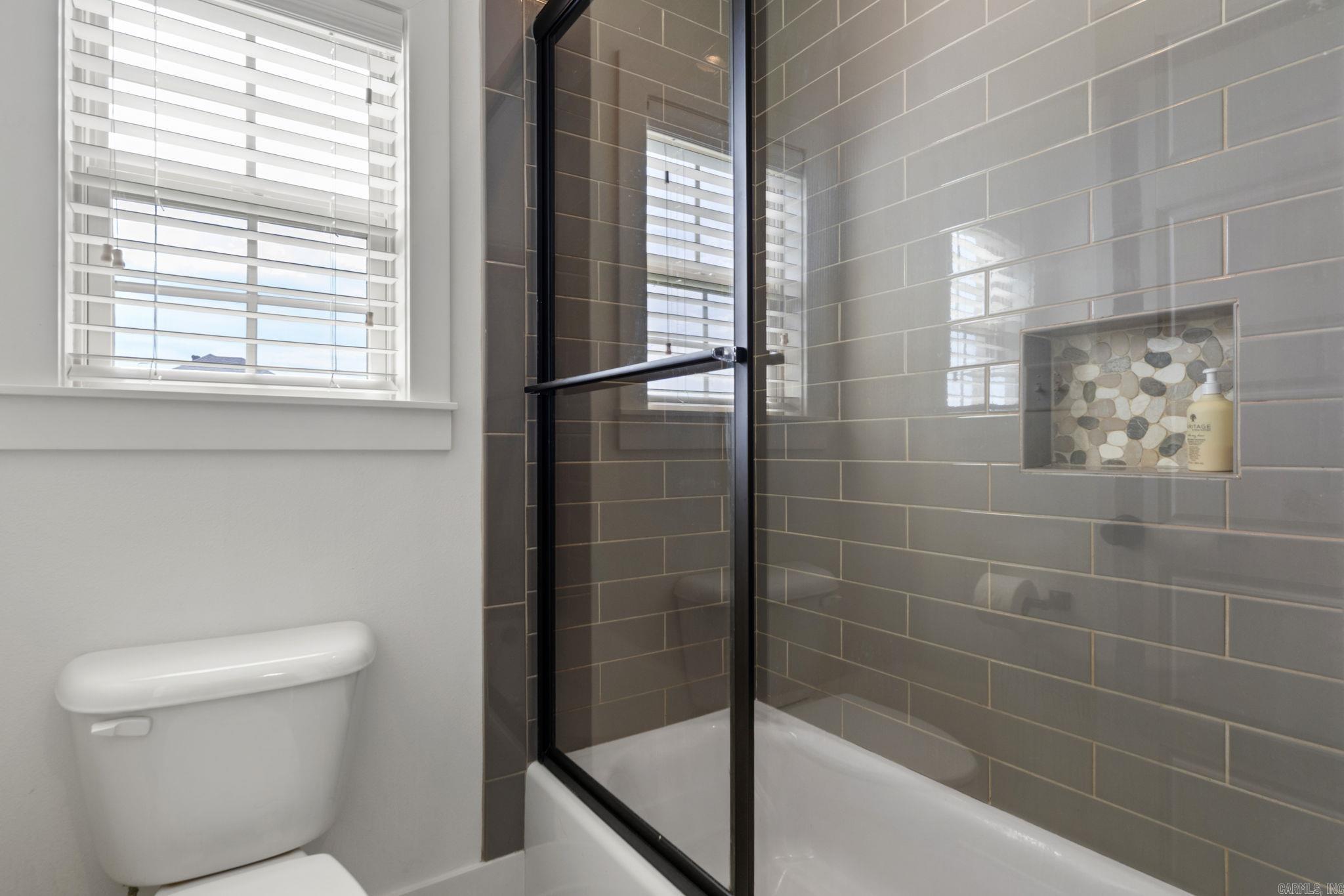 SADDLE CREEK - Residential