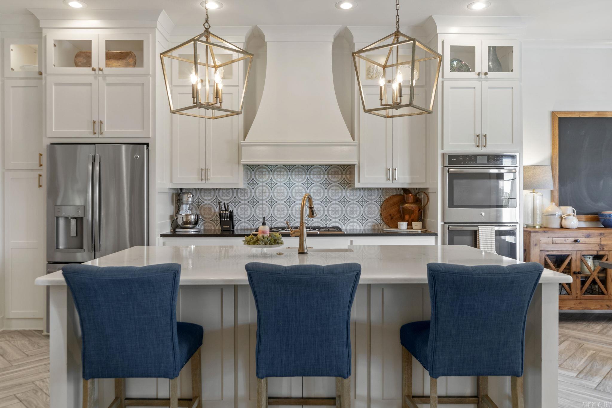 SADDLE CREEK - Residential